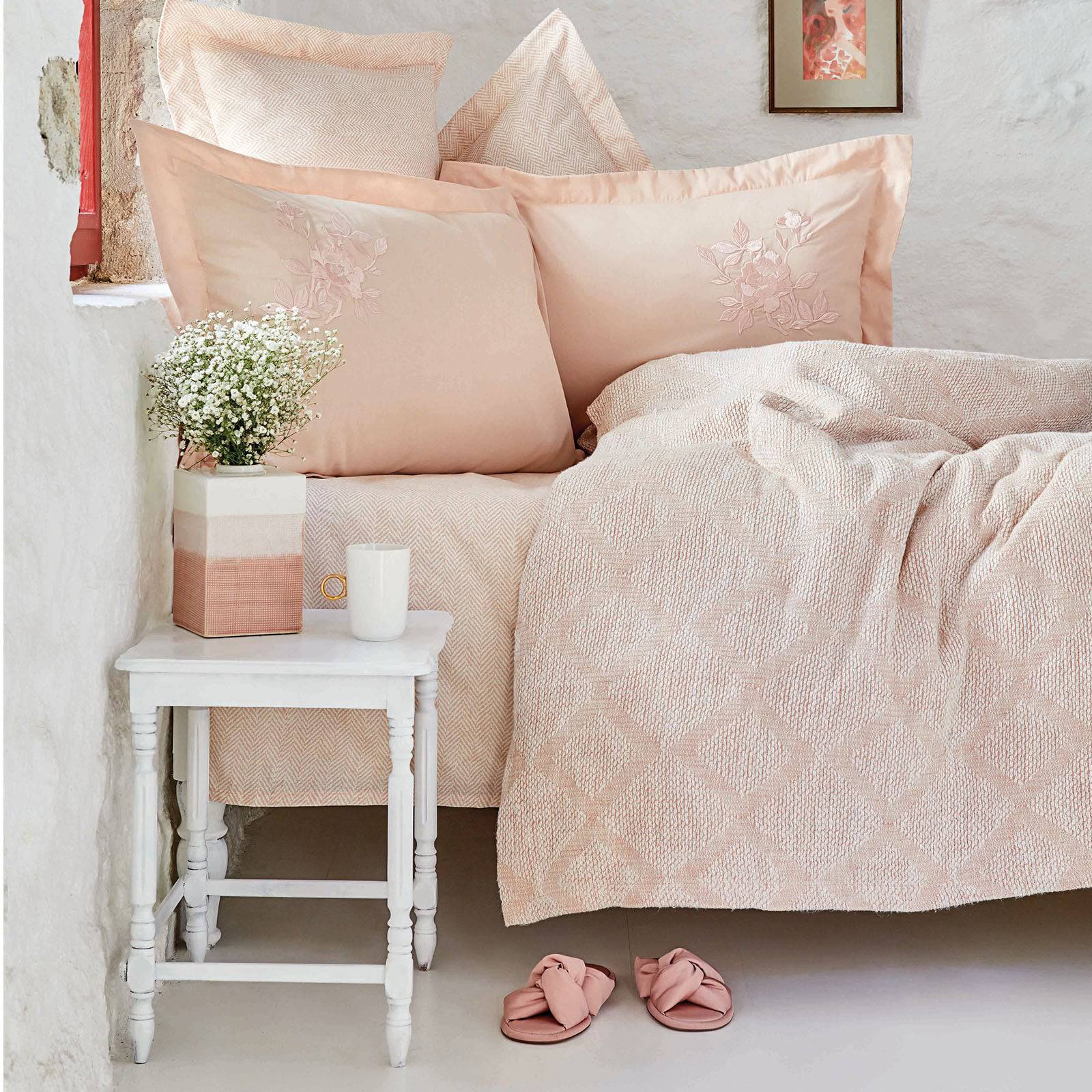 Miracle Blush  Bedding  Set 200.16.01.0052 -  Bedding - ebarza Furniture UAE | Shop Modern Furniture in Abu Dhabi & Dubai - مفروشات ايبازرا في الامارات | تسوق اثاث عصري وديكورات مميزة في دبي وابوظبي