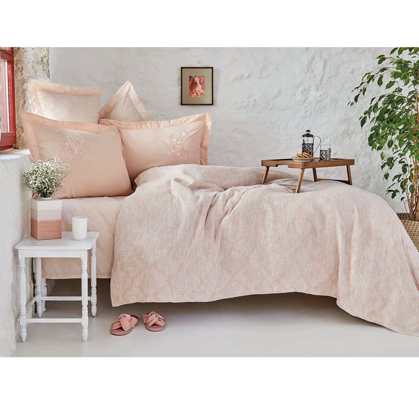 Miracle Blush  Bedding  Set 200.16.01.0052 -  Bedding - ebarza Furniture UAE | Shop Modern Furniture in Abu Dhabi & Dubai - مفروشات ايبازرا في الامارات | تسوق اثاث عصري وديكورات مميزة في دبي وابوظبي