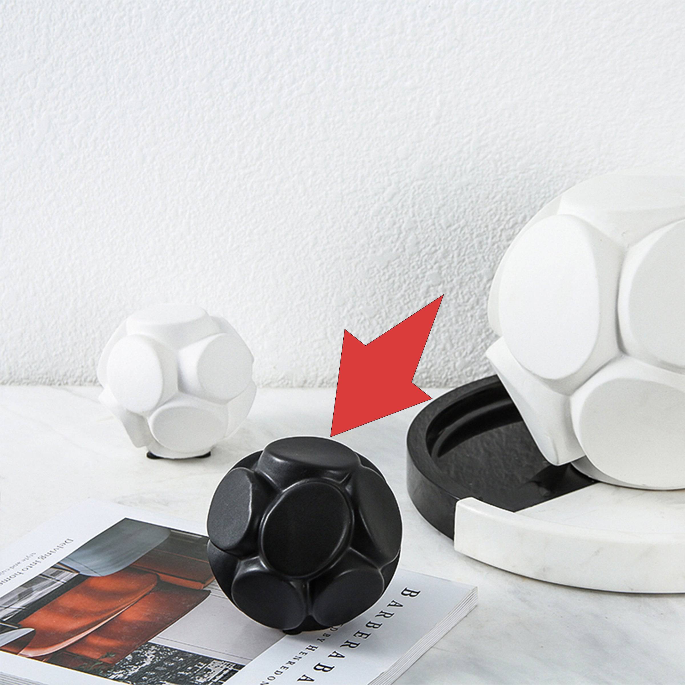 Round Piece Ball-Black A Fa-D21001A -  Home Decor Figurines | قطعة كرة دائرية - أسود - ebarza Furniture UAE | Shop Modern Furniture in Abu Dhabi & Dubai - مفروشات ايبازرا في الامارات | تسوق اثاث عصري وديكورات مميزة في دبي وابوظبي