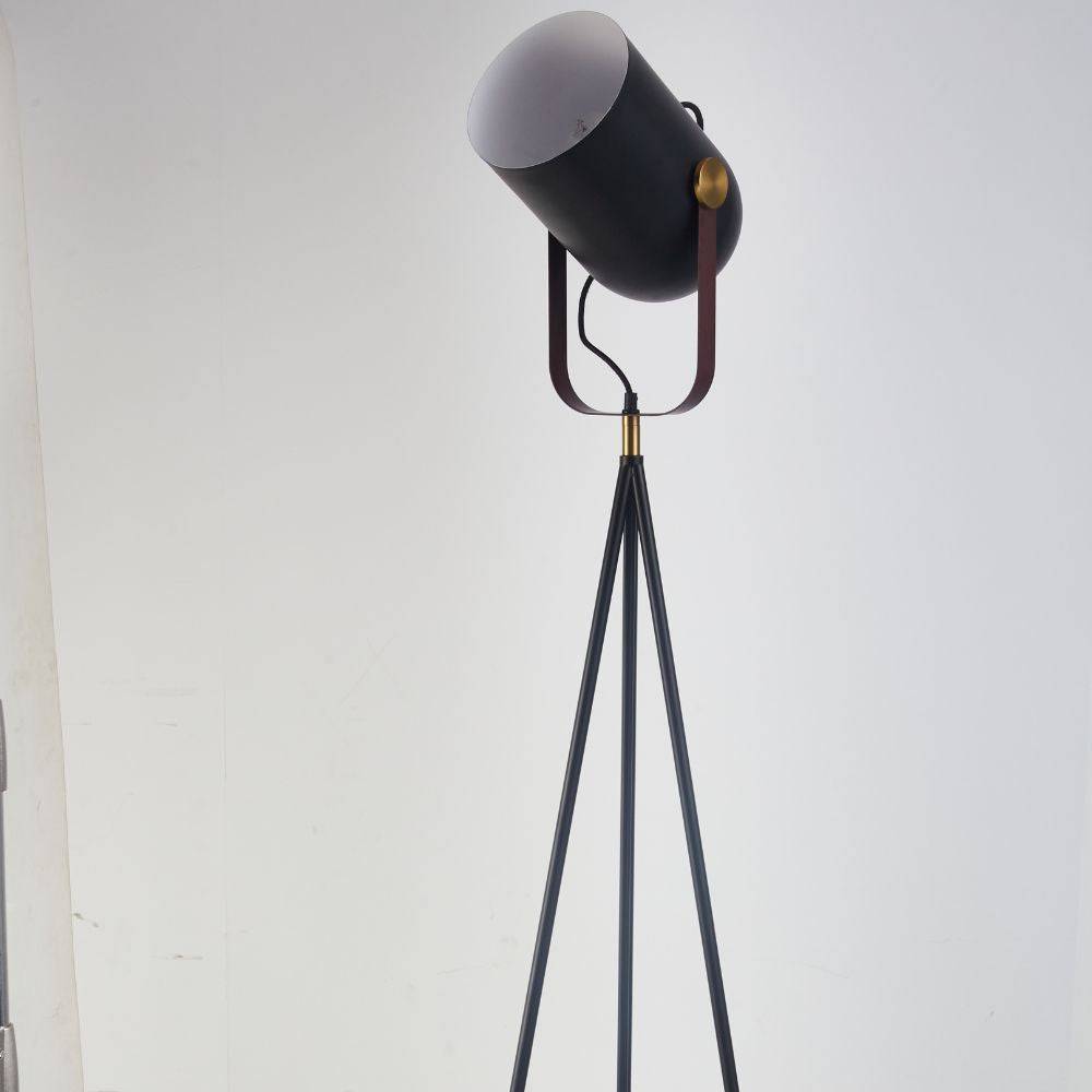 S-Class Black Floor Lamp Cy-Ltd-1006-B -  Floor Lamps | مصباح أرضي أسود من الفئة S - ebarza Furniture UAE | Shop Modern Furniture in Abu Dhabi & Dubai - مفروشات ايبازرا في الامارات | تسوق اثاث عصري وديكورات مميزة في دبي وابوظبي