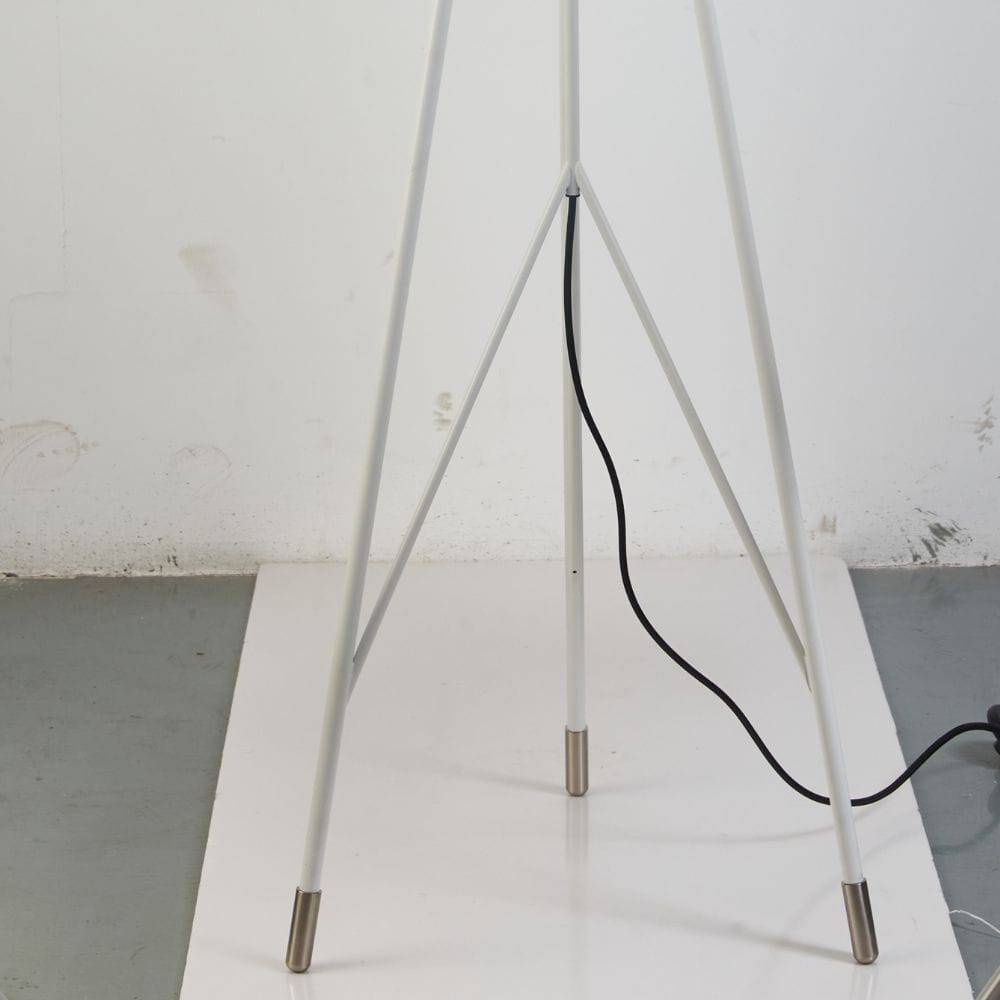 S-Class White Floor Lamp Cy-Ltd-1006-W -  Floor Lamps - ebarza Furniture UAE | Shop Modern Furniture in Abu Dhabi & Dubai - مفروشات ايبازرا في الامارات | تسوق اثاث عصري وديكورات مميزة في دبي وابوظبي