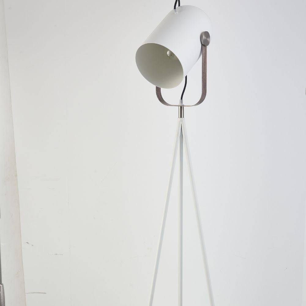 S-Class White Floor Lamp Cy-Ltd-1006-W -  Floor Lamps | مصباح أرضي أبيض من الفئة S - ebarza Furniture UAE | Shop Modern Furniture in Abu Dhabi & Dubai - مفروشات ايبازرا في الامارات | تسوق اثاث عصري وديكورات مميزة في دبي وابوظبي