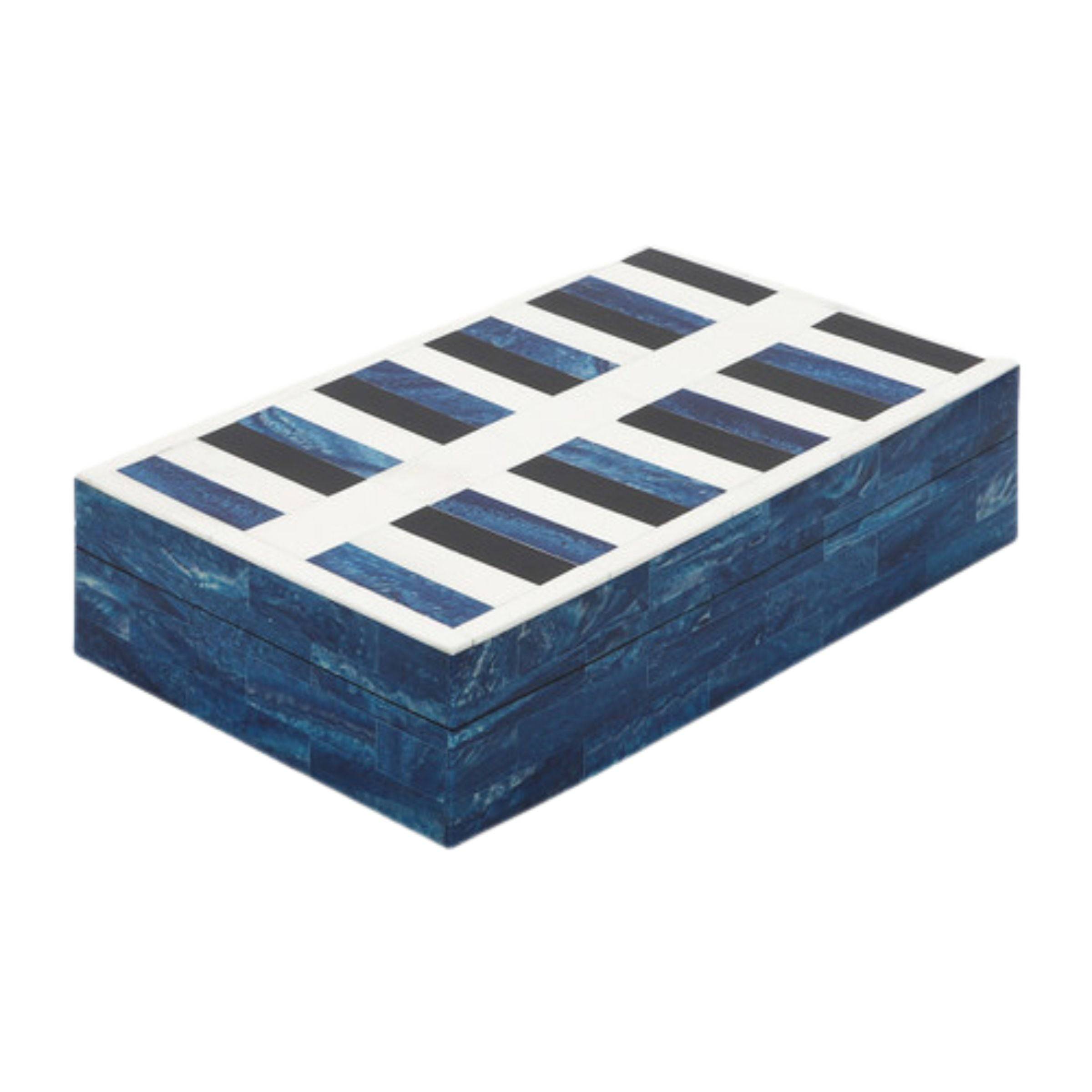 Set Of 2 Checkered Resin Boxes - Blue 16648 -  Decorative Boxes | مجموعة مكونة من صندوقين من الراتنج مربعات الشكل - أزرق - ebarza Furniture UAE | Shop Modern Furniture in Abu Dhabi & Dubai - مفروشات ايبازرا في الامارات | تسوق اثاث عصري وديكورات مميزة في دبي وابوظبي