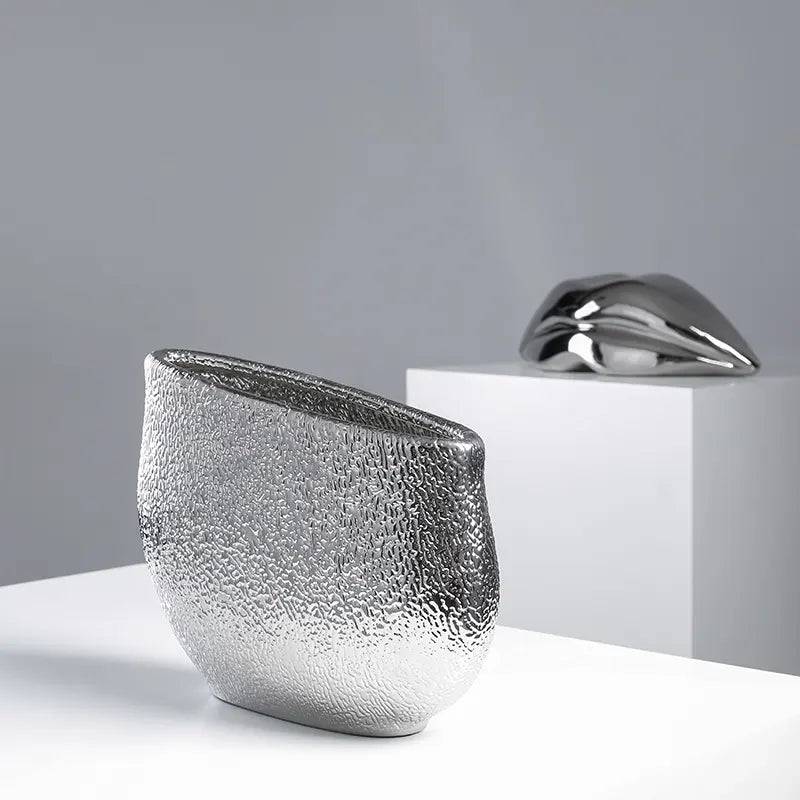 Silver Ceramic Mouth Décor Fa-D22039 -  Home Decor Figurines | ديكور الفم من السيراميك الفضي - ebarza Furniture UAE | Shop Modern Furniture in Abu Dhabi & Dubai - مفروشات ايبازرا في الامارات | تسوق اثاث عصري وديكورات مميزة في دبي وابوظبي