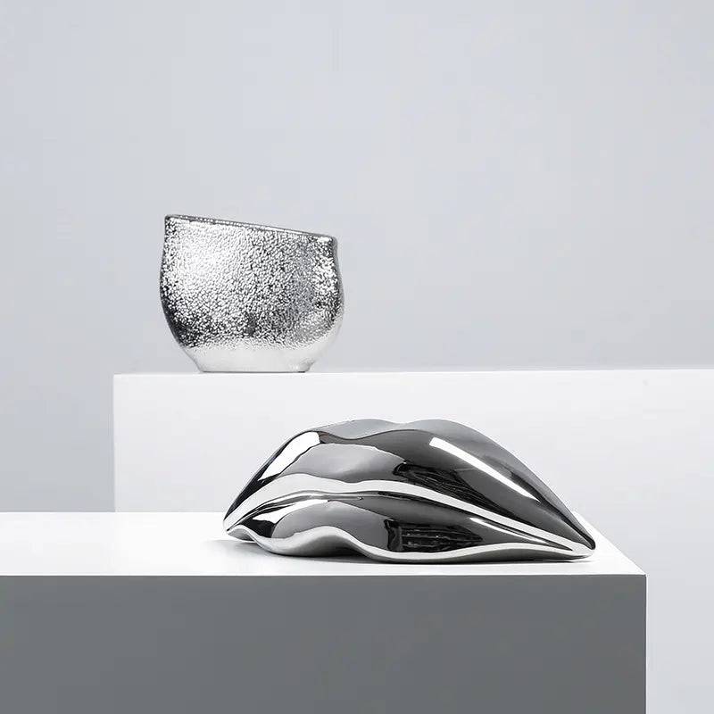 Silver Ceramic Mouth Décor Fa-D22039 -  Home Decor Figurines | ديكور الفم من السيراميك الفضي - ebarza Furniture UAE | Shop Modern Furniture in Abu Dhabi & Dubai - مفروشات ايبازرا في الامارات | تسوق اثاث عصري وديكورات مميزة في دبي وابوظبي