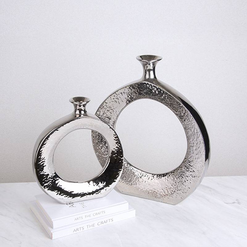 Silver Circle Vase-A Fa-D1960A -  Vases | مزهرية دائرية فضية - ebarza Furniture UAE | Shop Modern Furniture in Abu Dhabi & Dubai - مفروشات ايبازرا في الامارات | تسوق اثاث عصري وديكورات مميزة في دبي وابوظبي