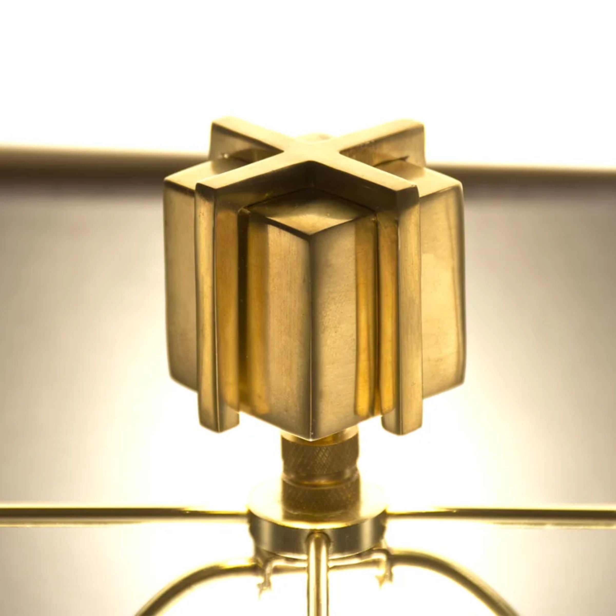 Table Lamp CY-LTD-1016 -  Desk\table Lamps - ebarza Furniture UAE | Shop Modern Furniture in Abu Dhabi & Dubai - مفروشات ايبازرا في الامارات | تسوق اثاث عصري وديكورات مميزة في دبي وابوظبي