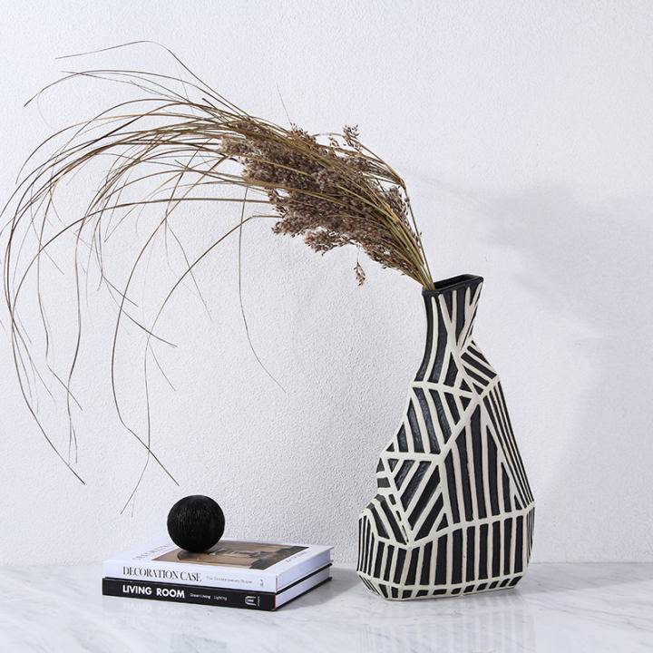 Zebra Hand Grinding Vase -A Fa-D21045A -  Vases | مزهرية طحن يدوية على لون حمار وحشي - ebarza Furniture UAE | Shop Modern Furniture in Abu Dhabi & Dubai - مفروشات ايبازرا في الامارات | تسوق اثاث عصري وديكورات مميزة في دبي وابوظبي