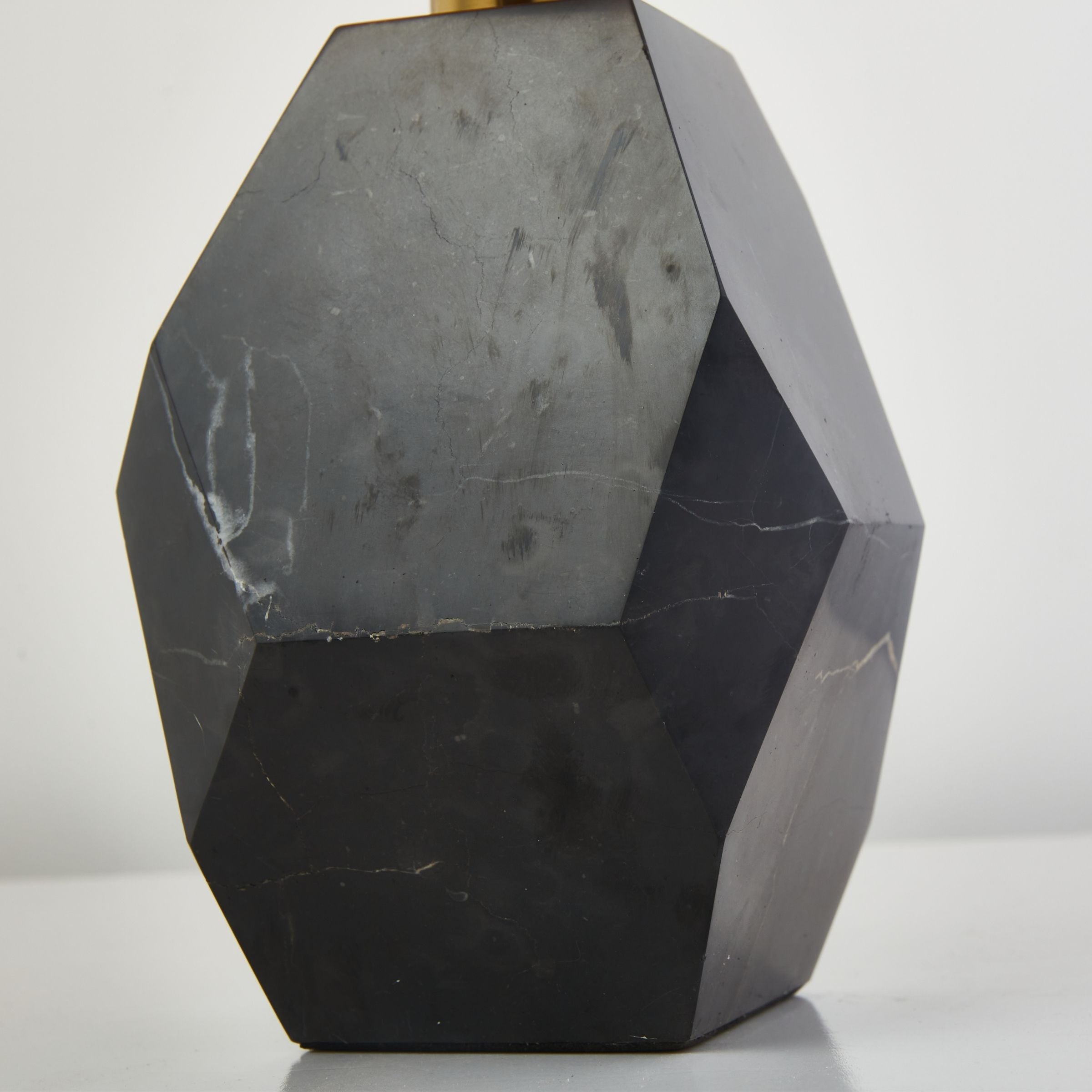 Soul Black Marble Table Lamp CY-LTD-1023-B -  Desk\table Lamps | مصباح طاولة من الرخام الأسود الروح - ebarza Furniture UAE | Shop Modern Furniture in Abu Dhabi & Dubai - مفروشات ايبازرا في الامارات | تسوق اثاث عصري وديكورات مميزة في دبي وابوظبي