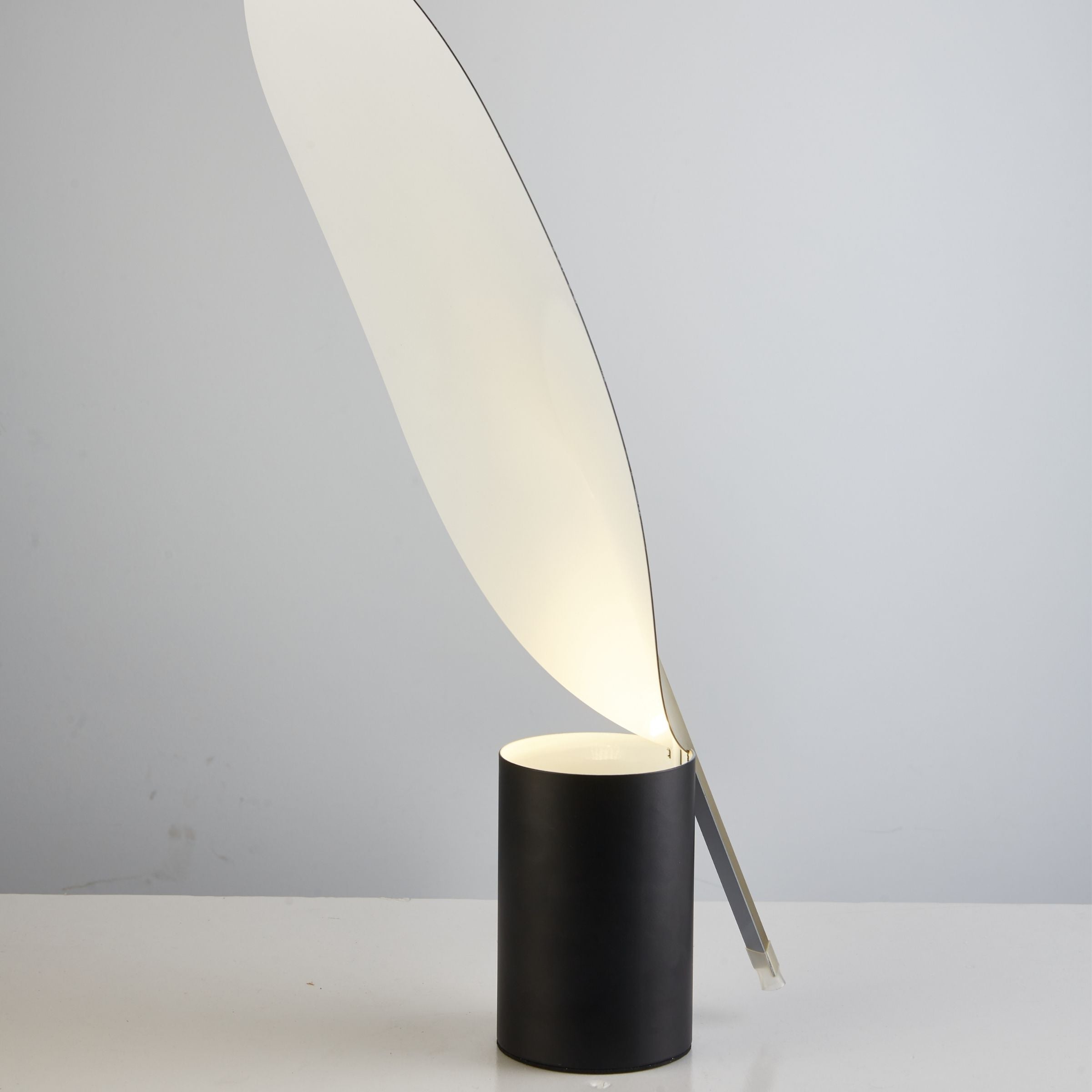 Leafshine Gold Table Lamp CY-LTD-1020-G -  Desk\table Lamps | مصباح طاولة ذهبي تألق أوراق الشجر - ebarza Furniture UAE | Shop Modern Furniture in Abu Dhabi & Dubai - مفروشات ايبازرا في الامارات | تسوق اثاث عصري وديكورات مميزة في دبي وابوظبي