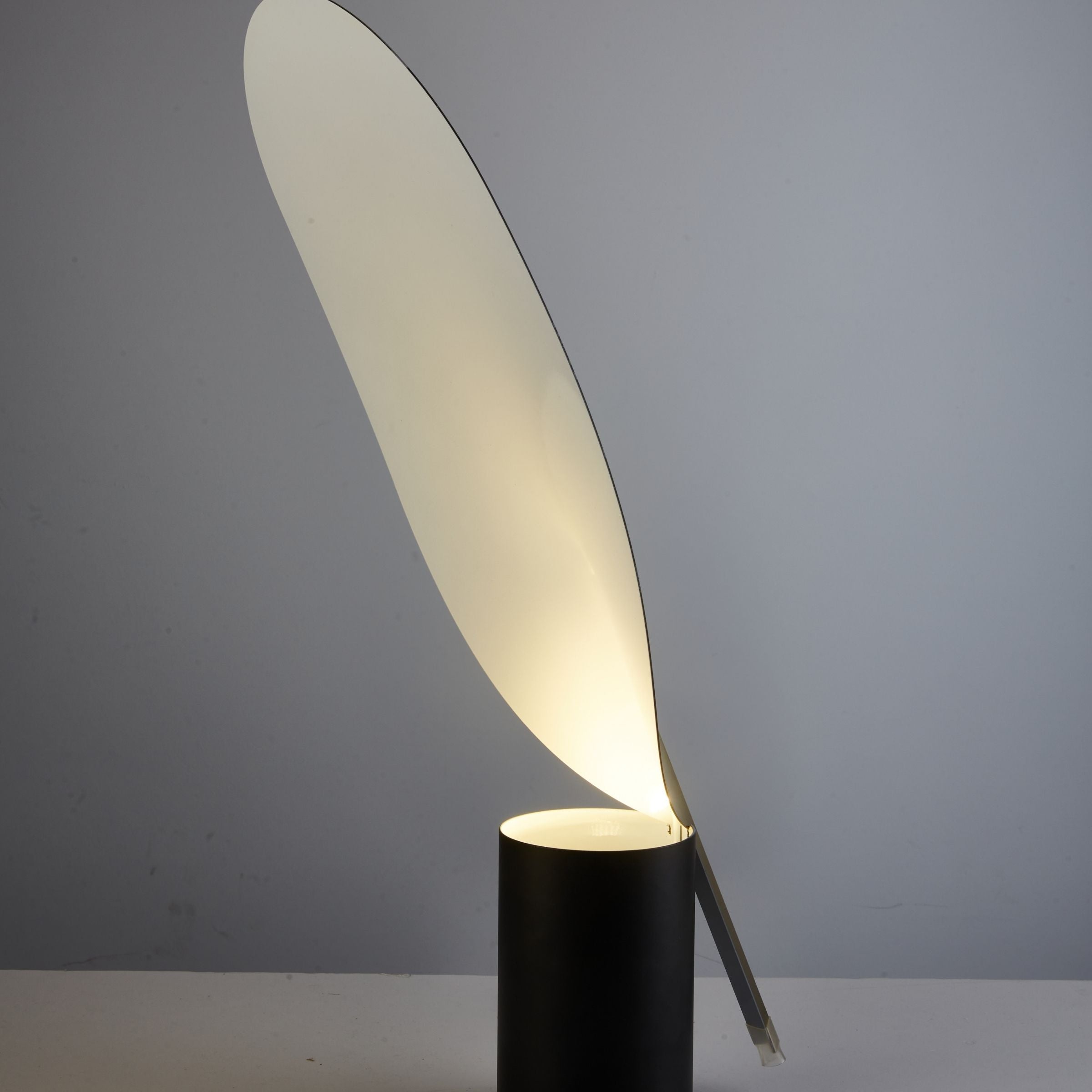 Leafshine Gold Table Lamp CY-LTD-1020-G -  Desk\table Lamps | مصباح طاولة ذهبي تألق أوراق الشجر - ebarza Furniture UAE | Shop Modern Furniture in Abu Dhabi & Dubai - مفروشات ايبازرا في الامارات | تسوق اثاث عصري وديكورات مميزة في دبي وابوظبي