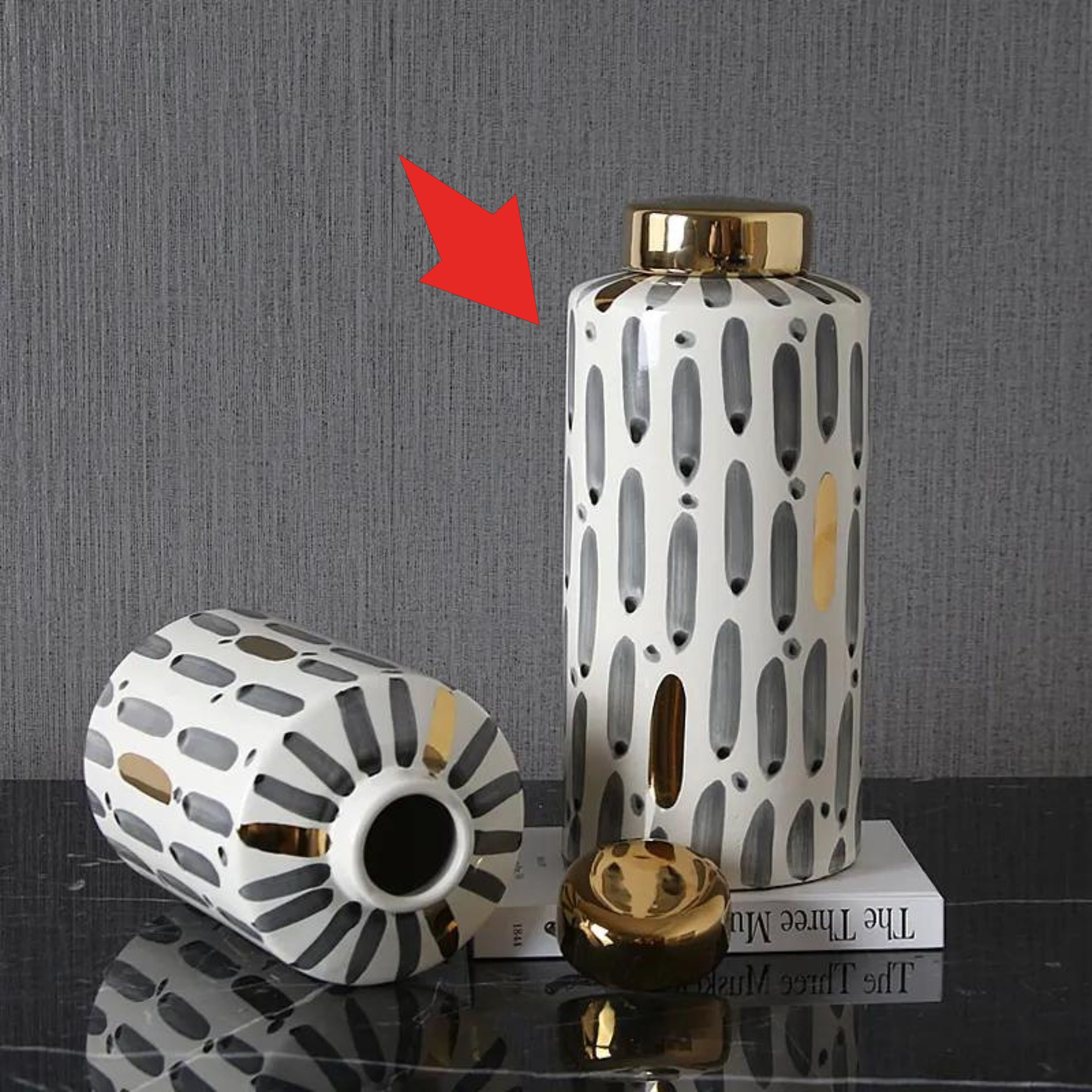 Black Stripe Bottle-A Vase Fa-D1980A -  Vases - ebarza Furniture UAE | Shop Modern Furniture in Abu Dhabi & Dubai - مفروشات ايبازرا في الامارات | تسوق اثاث عصري وديكورات مميزة في دبي وابوظبي