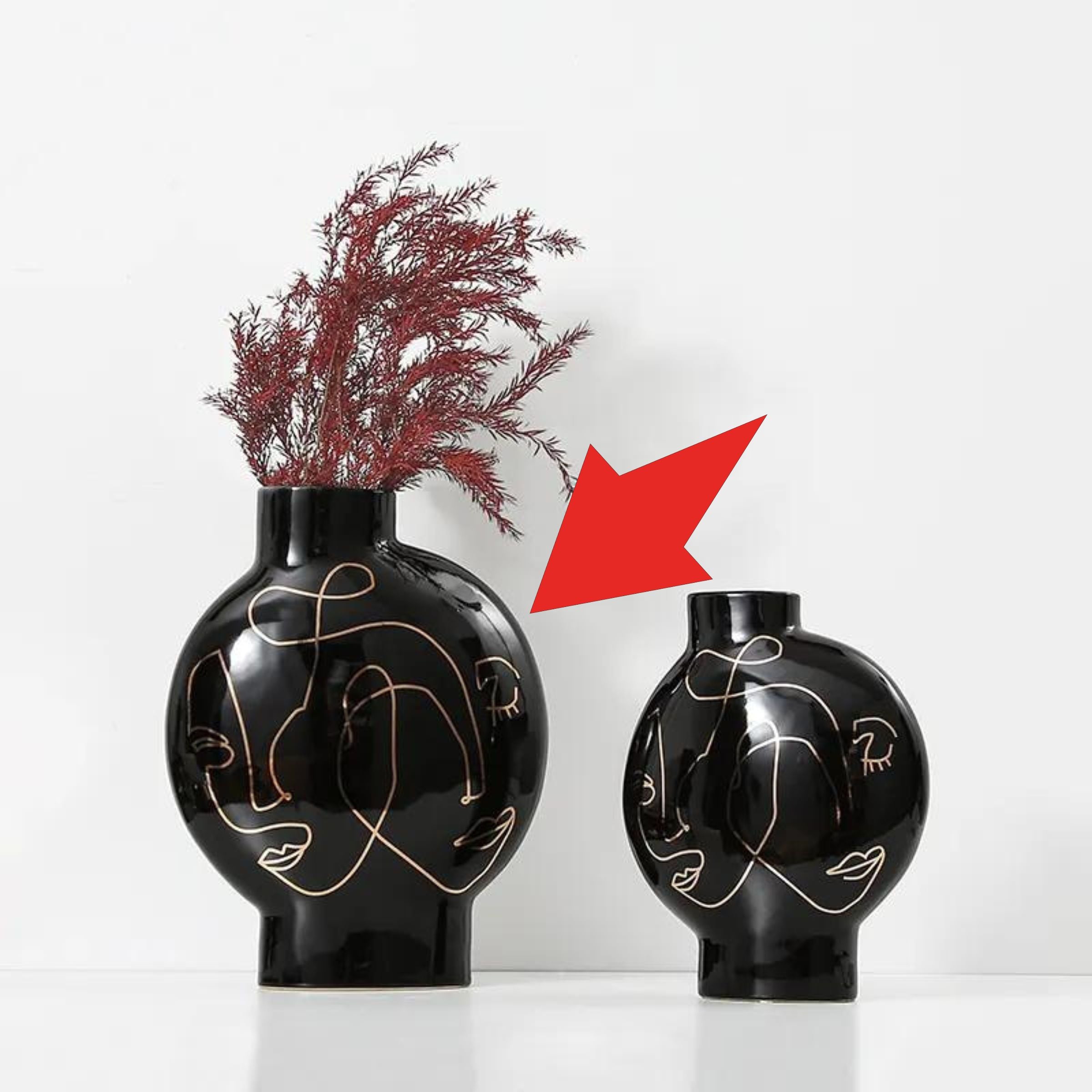 Black Hand Painted Vase-A Fa-D21103A -  Vases | مزهرية سوداء مرسومة باليد- A - ebarza Furniture UAE | Shop Modern Furniture in Abu Dhabi & Dubai - مفروشات ايبازرا في الامارات | تسوق اثاث عصري وديكورات مميزة في دبي وابوظبي