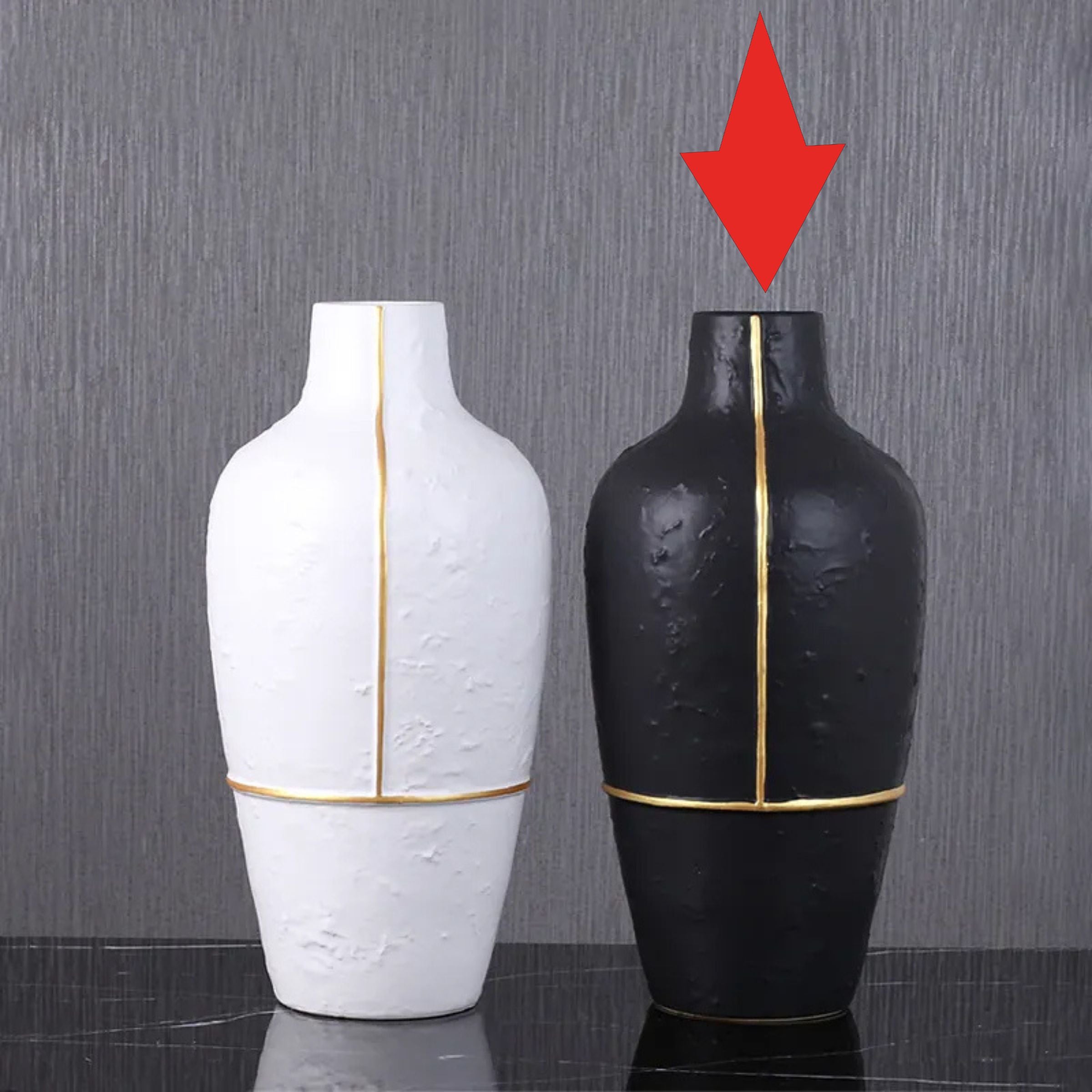 Black Vase With Gold Thread-A Fa-D1956A -  Vases - ebarza Furniture UAE | Shop Modern Furniture in Abu Dhabi & Dubai - مفروشات ايبازرا في الامارات | تسوق اثاث عصري وديكورات مميزة في دبي وابوظبي