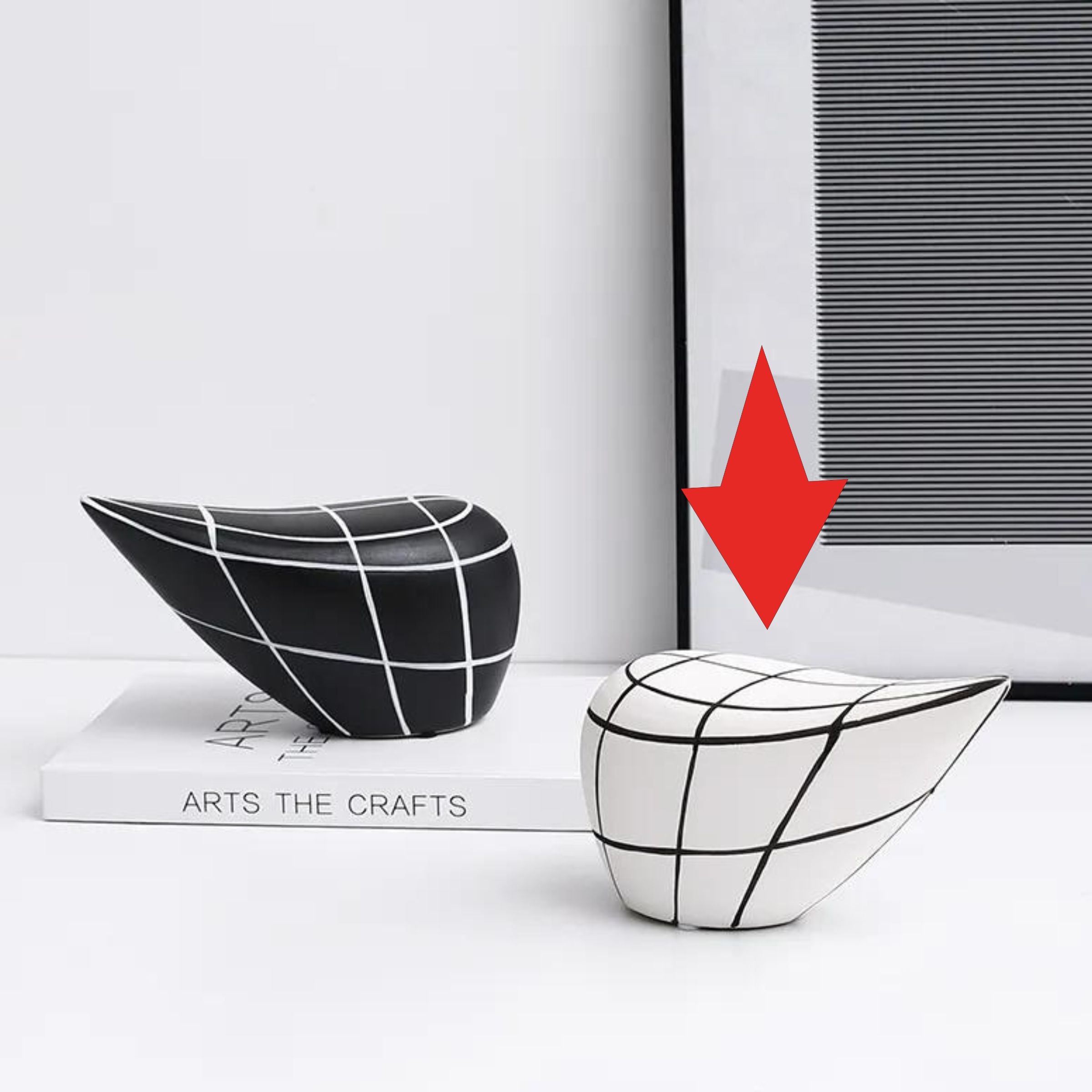 White Line Geometry Ornament-A Fa-D21098A -  Home Decor Figurines | ديكور هندسي أبيض بالخط الاسود - ebarza Furniture UAE | Shop Modern Furniture in Abu Dhabi & Dubai - مفروشات ايبازرا في الامارات | تسوق اثاث عصري وديكورات مميزة في دبي وابوظبي