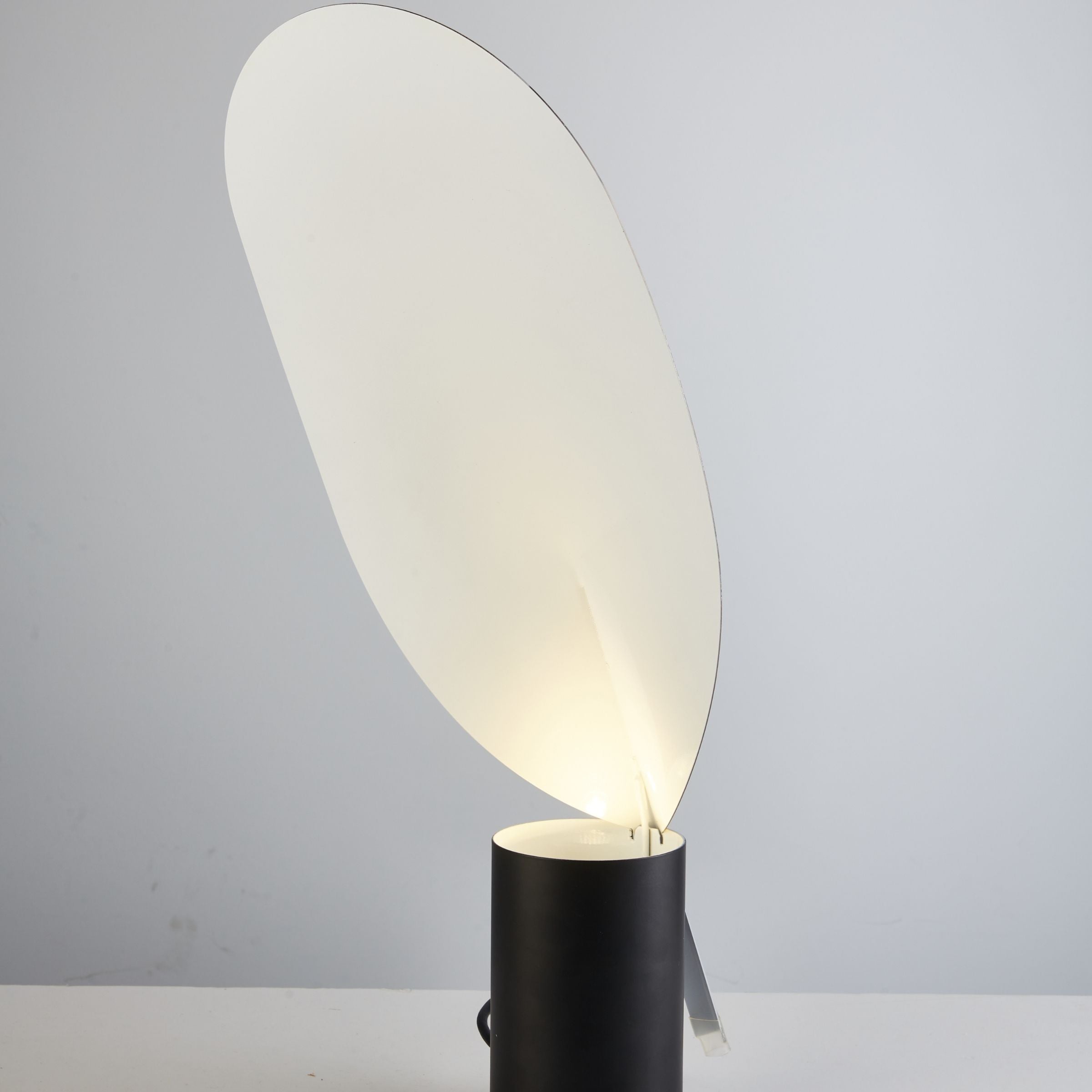 Leafshine Gold Table Lamp CY-LTD-1020-G -  Desk\table Lamps | مصباح طاولة ذهبي تألق أوراق الشجر - ebarza Furniture UAE | Shop Modern Furniture in Abu Dhabi & Dubai - مفروشات ايبازرا في الامارات | تسوق اثاث عصري وديكورات مميزة في دبي وابوظبي