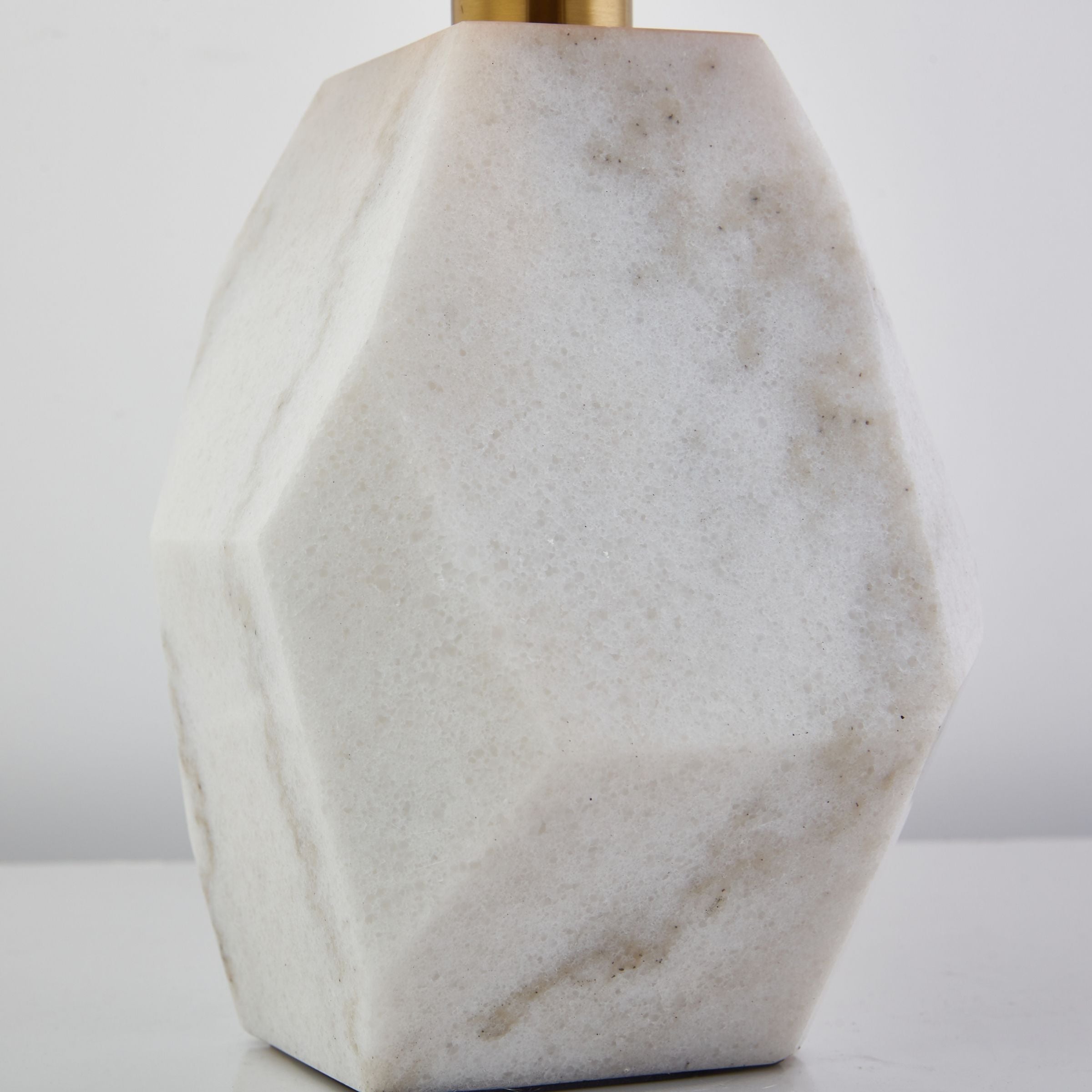 Soul White Marble Table Lamp CY-LTD-1023-W -  Desk\table Lamps | مصباح طاولة من الرخام الأبيض الروح - ebarza Furniture UAE | Shop Modern Furniture in Abu Dhabi & Dubai - مفروشات ايبازرا في الامارات | تسوق اثاث عصري وديكورات مميزة في دبي وابوظبي