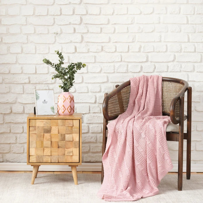 Karaca Home Dio Dried Rose Tv Blanket 130x170 cm 200.21.01.0312 -  Blankets | بطانية تلفزيون ديو ديو روز مجففة من كاراجا 130 * 170 سم - ebarza Furniture UAE | Shop Modern Furniture in Abu Dhabi & Dubai - مفروشات ايبازرا في الامارات | تسوق اثاث عصري وديكورات مميزة في دبي وابوظبي