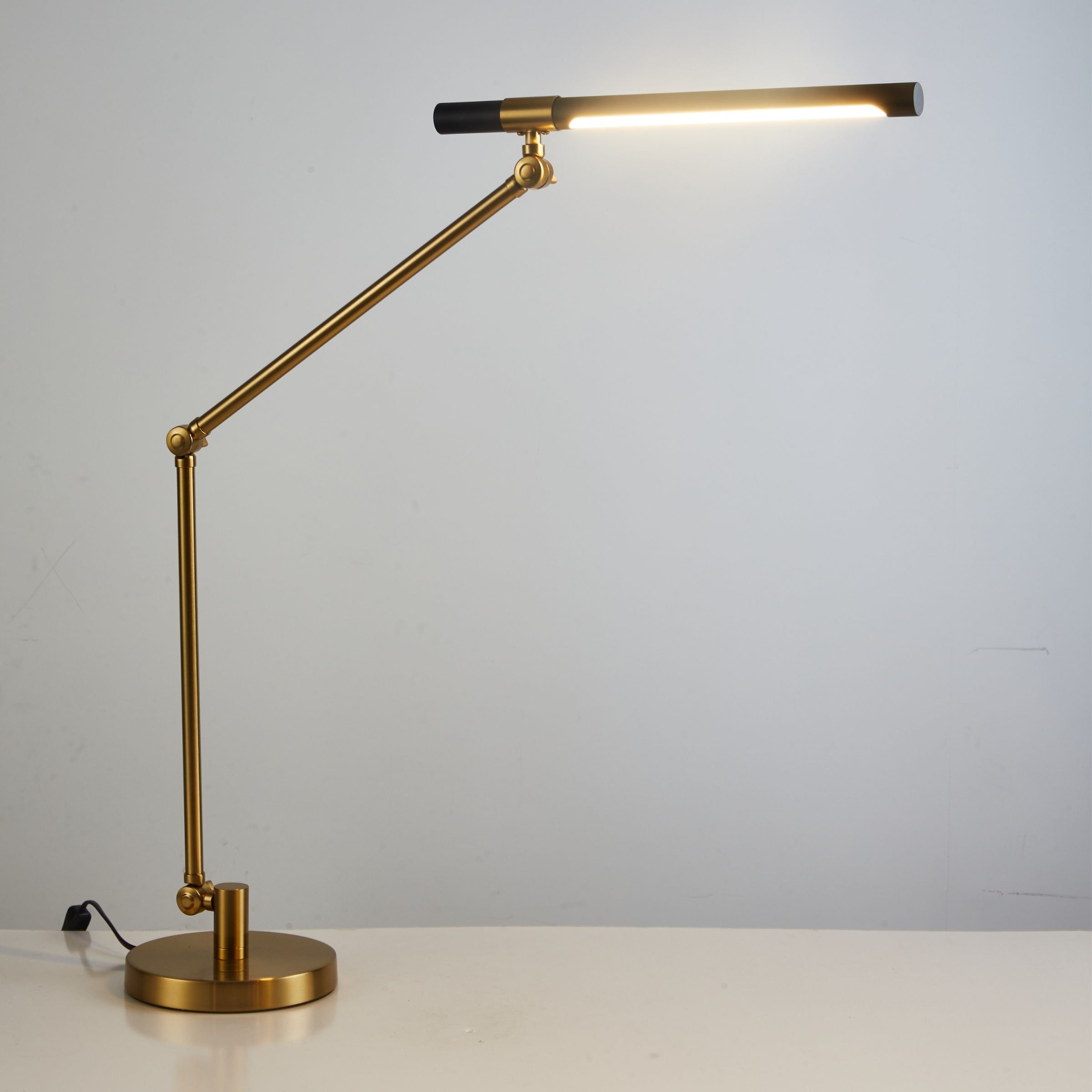 Zoe Table Lamp CY-LTD-1022 -  Desk\table Lamps | مصباح طاولة زوي - ebarza Furniture UAE | Shop Modern Furniture in Abu Dhabi & Dubai - مفروشات ايبازرا في الامارات | تسوق اثاث عصري وديكورات مميزة في دبي وابوظبي