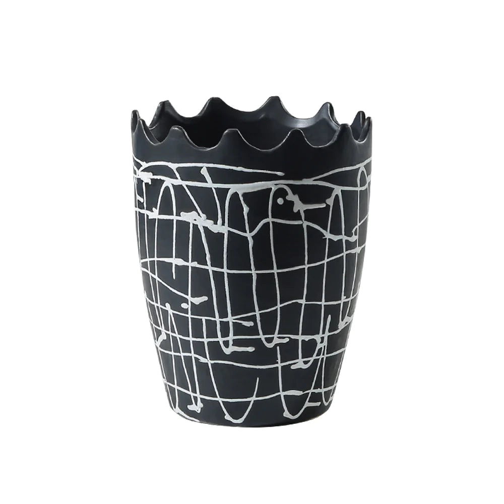 Black & White Ceramic Vase Fa-D22094 -  Vases | مزهرية سيراميك أبيض وأسود - ebarza Furniture UAE | Shop Modern Furniture in Abu Dhabi & Dubai - مفروشات ايبازرا في الامارات | تسوق اثاث عصري وديكورات مميزة في دبي وابوظبي