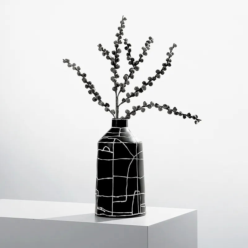 Black & White Ceramic Vase Fa-D22094 -  Vases | مزهرية سيراميك أبيض وأسود - ebarza Furniture UAE | Shop Modern Furniture in Abu Dhabi & Dubai - مفروشات ايبازرا في الامارات | تسوق اثاث عصري وديكورات مميزة في دبي وابوظبي