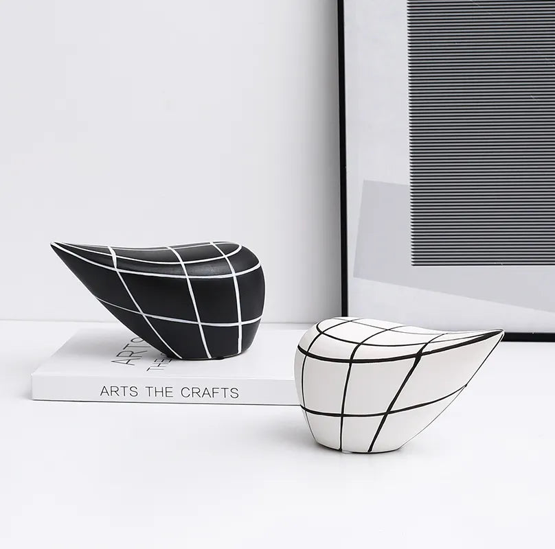 White Line Square Ornament-B Fa-D21097B -  Home Decor Figurines | ديكور مربعة الخط الأبيض - ebarza Furniture UAE | Shop Modern Furniture in Abu Dhabi & Dubai - مفروشات ايبازرا في الامارات | تسوق اثاث عصري وديكورات مميزة في دبي وابوظبي