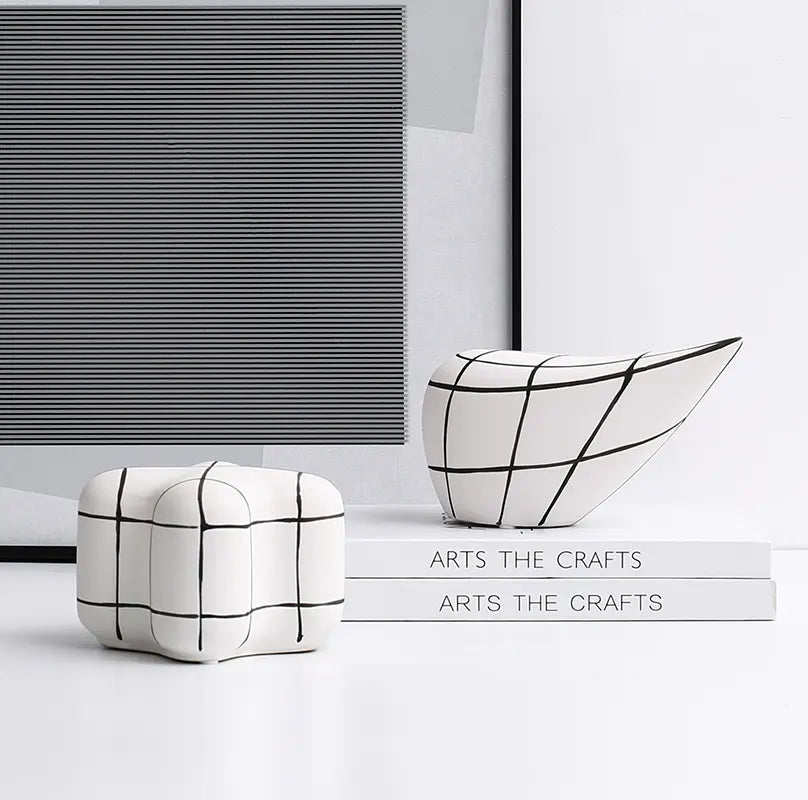 White Line Square Ornament-B Fa-D21097B -  Home Decor Figurines | ديكور مربعة الخط الأبيض - ebarza Furniture UAE | Shop Modern Furniture in Abu Dhabi & Dubai - مفروشات ايبازرا في الامارات | تسوق اثاث عصري وديكورات مميزة في دبي وابوظبي