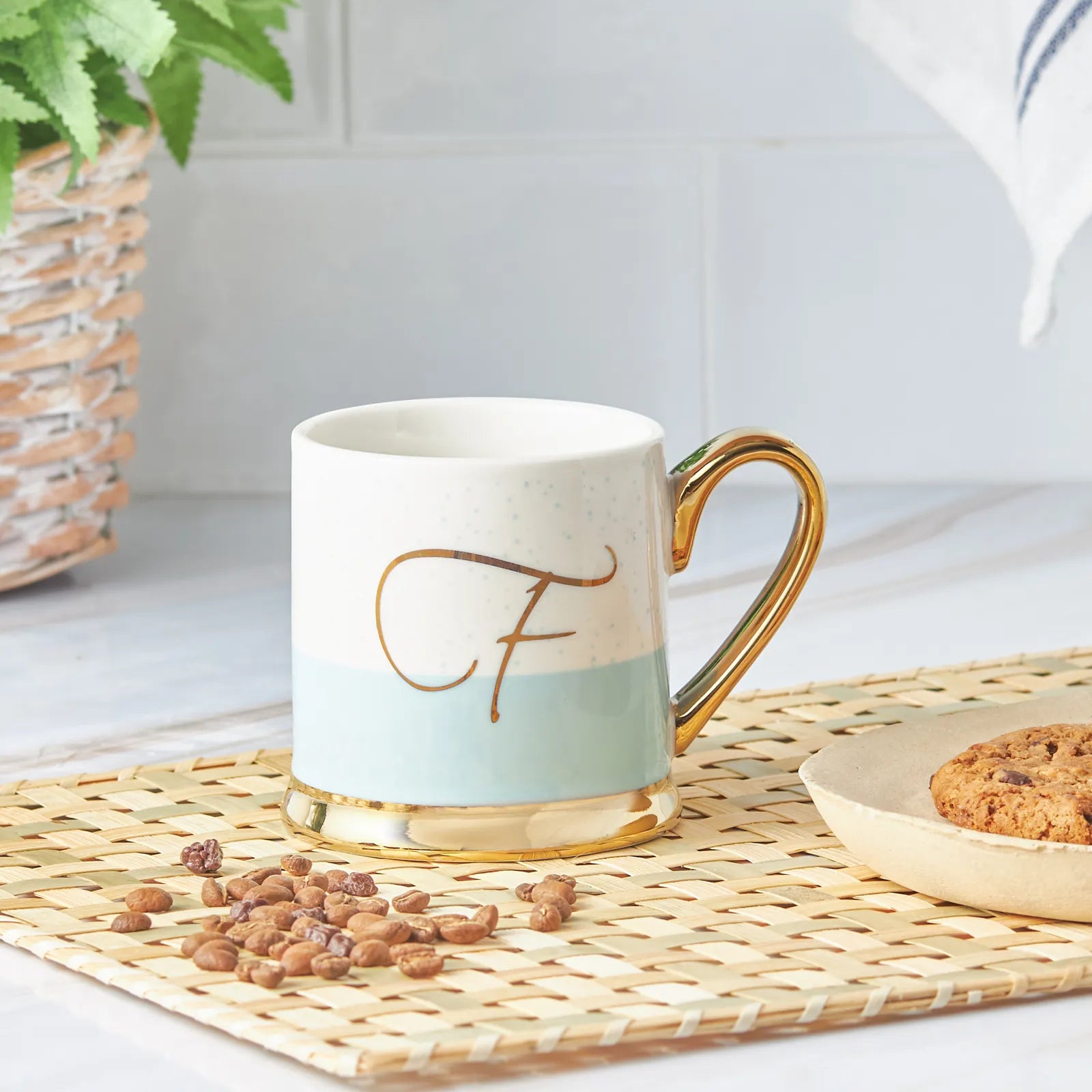 Karaca F Letter Mug 153.03.06.1613 -  Mugs | كوب حرف F من كاراجا - ebarza Furniture UAE | Shop Modern Furniture in Abu Dhabi & Dubai - مفروشات ايبازرا في الامارات | تسوق اثاث عصري وديكورات مميزة في دبي وابوظبي