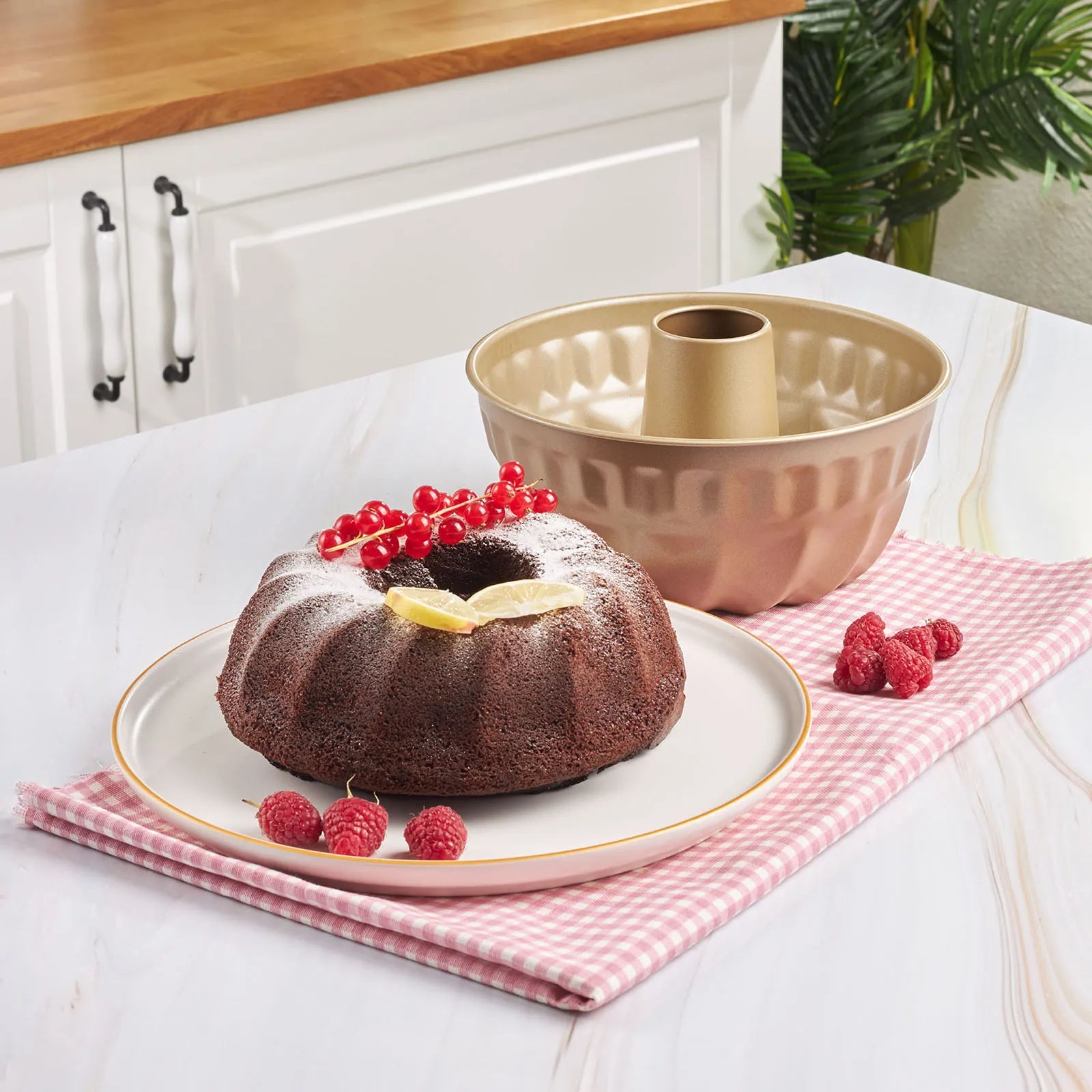 Karaca Hense Round Cake Mold 23 Cm 153.03.06.4831 -  Cookware Sets | قالب كيك دائري كاراجا هينس 23 سم - ebarza Furniture UAE | Shop Modern Furniture in Abu Dhabi & Dubai - مفروشات ايبازرا في الامارات | تسوق اثاث عصري وديكورات مميزة في دبي وابوظبي