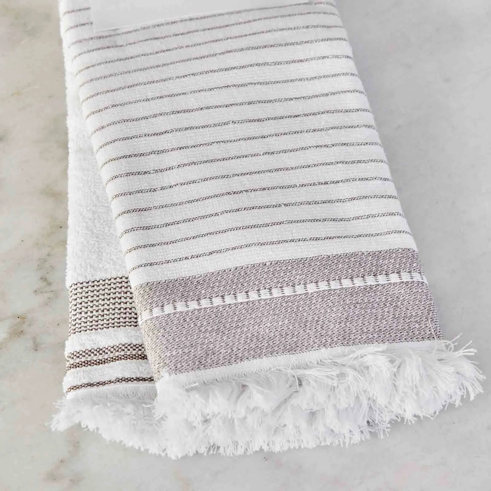 Karaca Home Alina Beige Double Kitchen Towel 60X40Cm 200.18.01.0389 -  Towels | منشفة مطبخ مزدوجة من كاراجا هوم ألينا بيج 60 × 40 سم - ebarza Furniture UAE | Shop Modern Furniture in Abu Dhabi & Dubai - مفروشات ايبازرا في الامارات | تسوق اثاث عصري وديكورات مميزة في دبي وابوظبي