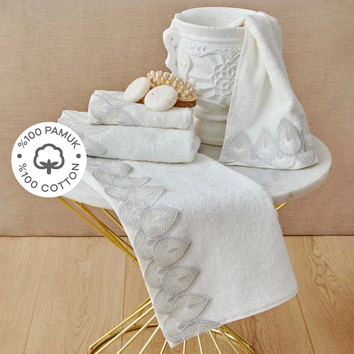 Karaca Home Fidelle Silver 100% Cotton Off White French Lace Towel Set 200.18.01.0426 -  Towels | طقم مناشف كاراجا هوم فيديل فضي 100٪ قطن أوف وايت دانتيل فرنسي - ebarza Furniture UAE | Shop Modern Furniture in Abu Dhabi & Dubai - مفروشات ايبازرا في الامارات | تسوق اثاث عصري وديكورات مميزة في دبي وابوظبي