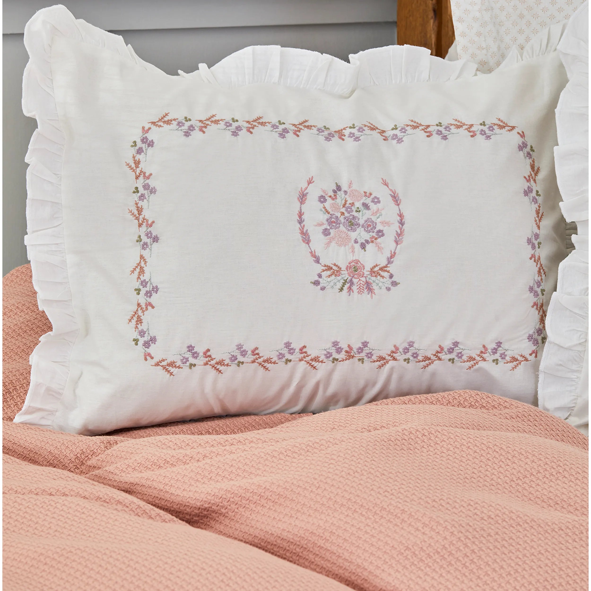 Karaca Home Levin Salmon Double Nish Set 200.18.01.0398 -  Bedding | طقم اغطيه سرير من كاراجا هوم ليفين سالمون دبل نيش مجموعة - ebarza Furniture UAE | Shop Modern Furniture in Abu Dhabi & Dubai - مفروشات ايبازرا في الامارات | تسوق اثاث عصري وديكورات مميزة في دبي وابوظبي