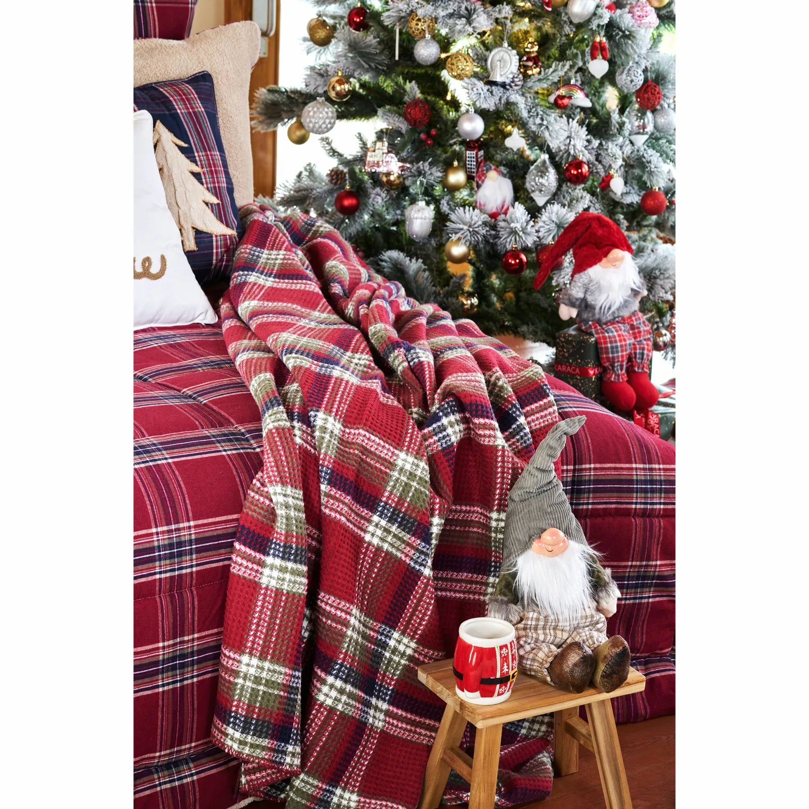 Karaca Home Woodland Red Double Cozy Comfort Set 200.19.01.1001 -  Bedding | كاراجا هوم مجموعة راحة وودلاند الحمراء المزدوجة المريحة - ebarza Furniture UAE | Shop Modern Furniture in Abu Dhabi & Dubai - مفروشات ايبازرا في الامارات | تسوق اثاث عصري وديكورات مميزة في دبي وابوظبي