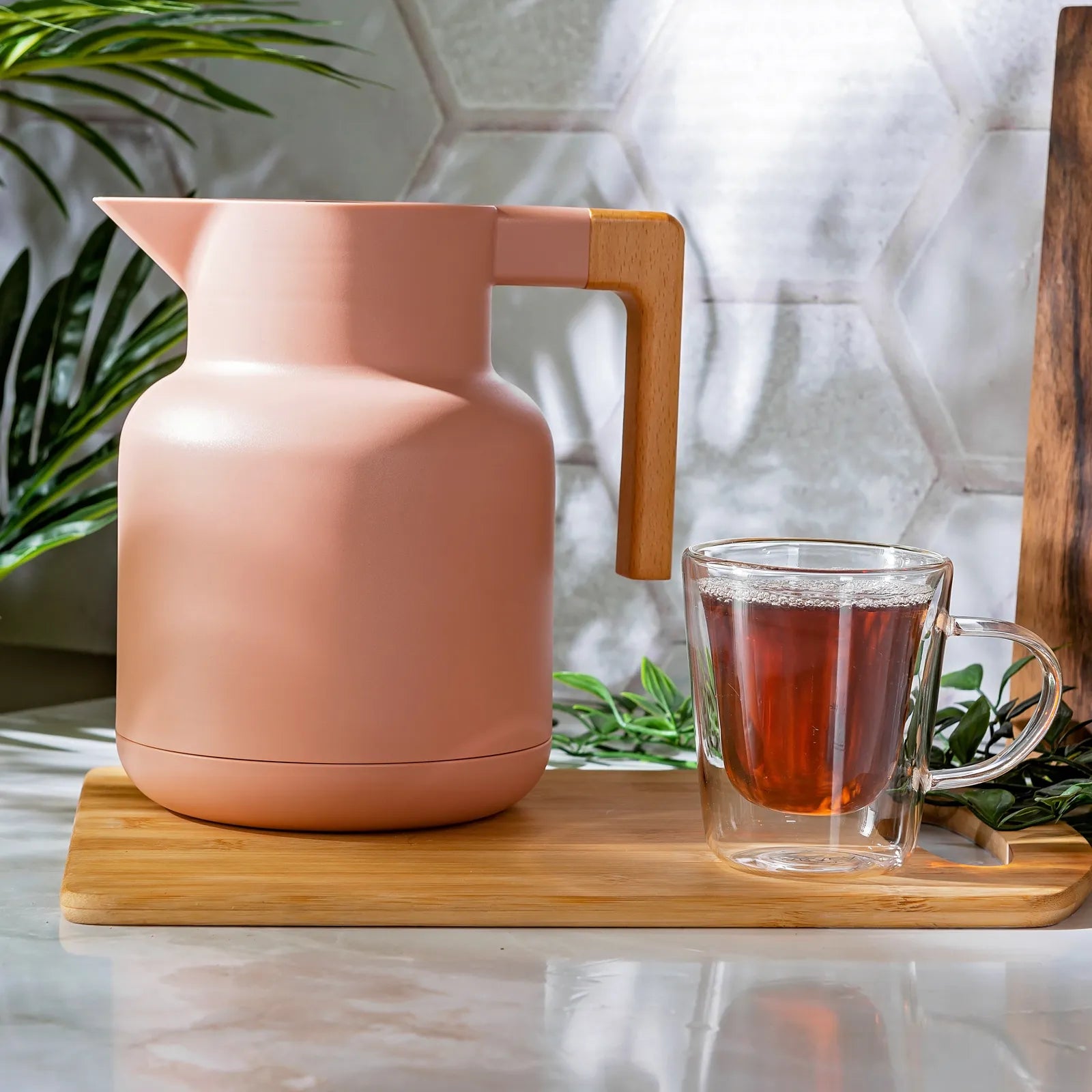 Karaca Monic Pink Thermos 1 Lt 153.03.06.5671 -  Coffee and Tea Pots | ترمس كاراجا مونيك بينك 1 لتر - ebarza Furniture UAE | Shop Modern Furniture in Abu Dhabi & Dubai - مفروشات ايبازرا في الامارات | تسوق اثاث عصري وديكورات مميزة في دبي وابوظبي