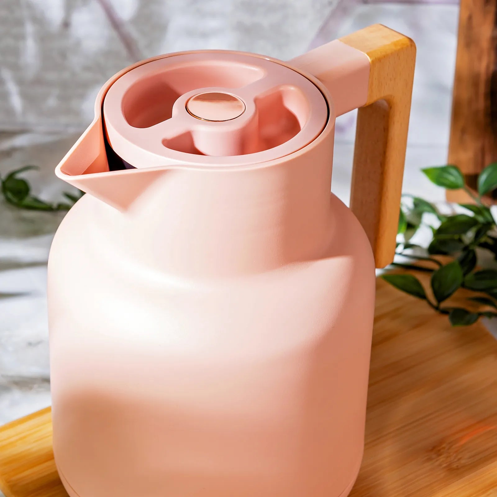 Karaca Monic Pink Thermos 1 Lt 153.03.06.5671 -  Coffee and Tea Pots | ترمس كاراجا مونيك بينك 1 لتر - ebarza Furniture UAE | Shop Modern Furniture in Abu Dhabi & Dubai - مفروشات ايبازرا في الامارات | تسوق اثاث عصري وديكورات مميزة في دبي وابوظبي