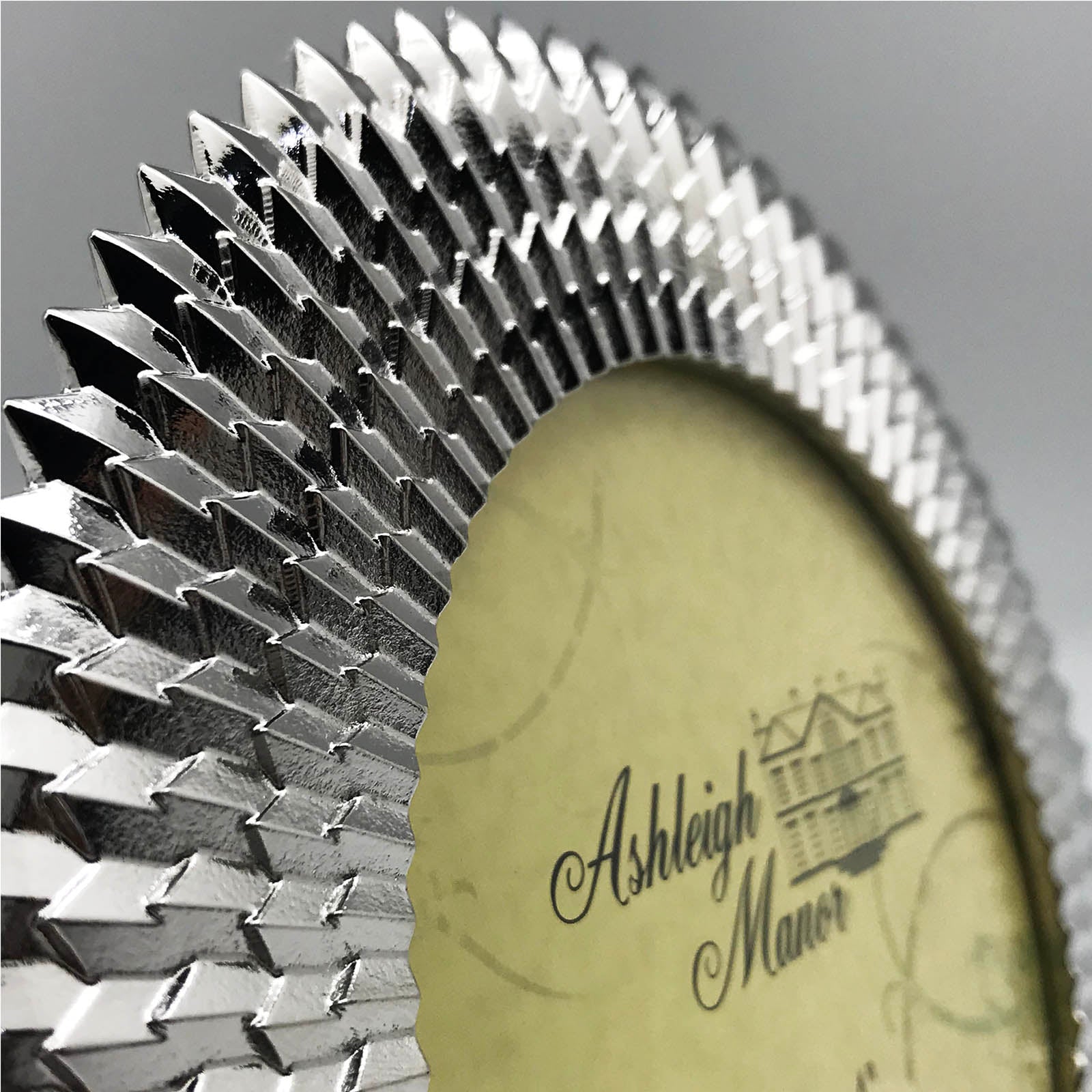 Handmade Zinc Plate/Ashtray  Chrome 48146A0B9 -  Trays - ebarza Furniture UAE | Shop Modern Furniture in Abu Dhabi & Dubai - مفروشات ايبازرا في الامارات | تسوق اثاث عصري وديكورات مميزة في دبي وابوظبي