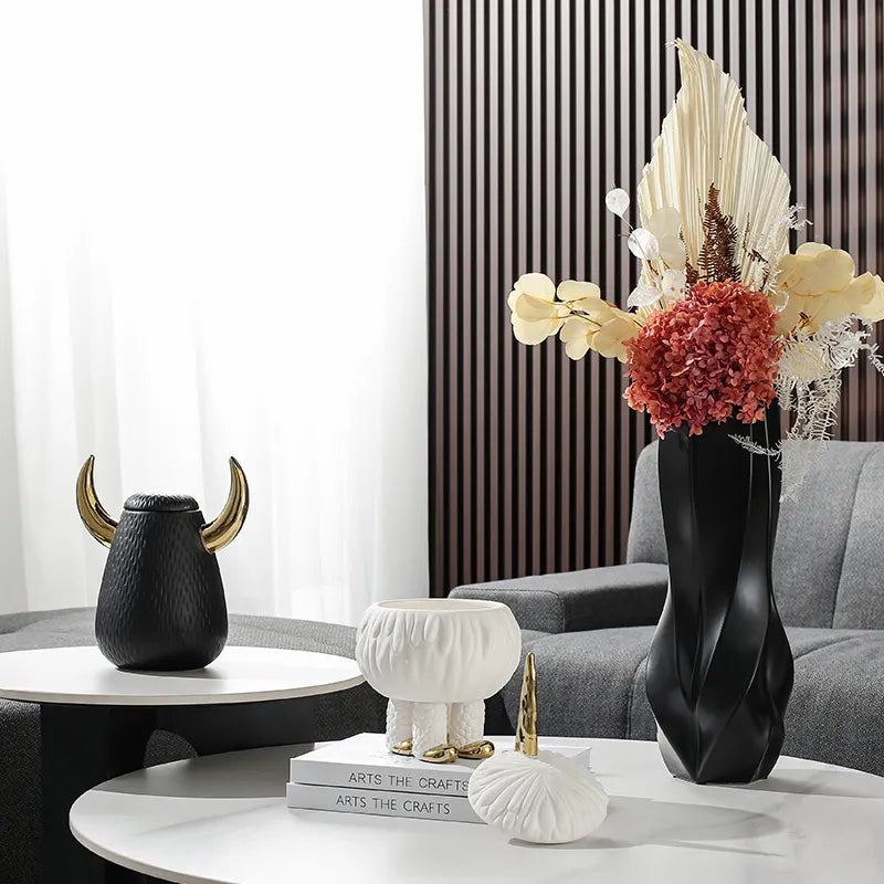 Black Horn Decoration -B Fa-D21075B -  Vases - ebarza Furniture UAE | Shop Modern Furniture in Abu Dhabi & Dubai - مفروشات ايبازرا في الامارات | تسوق اثاث عصري وديكورات مميزة في دبي وابوظبي