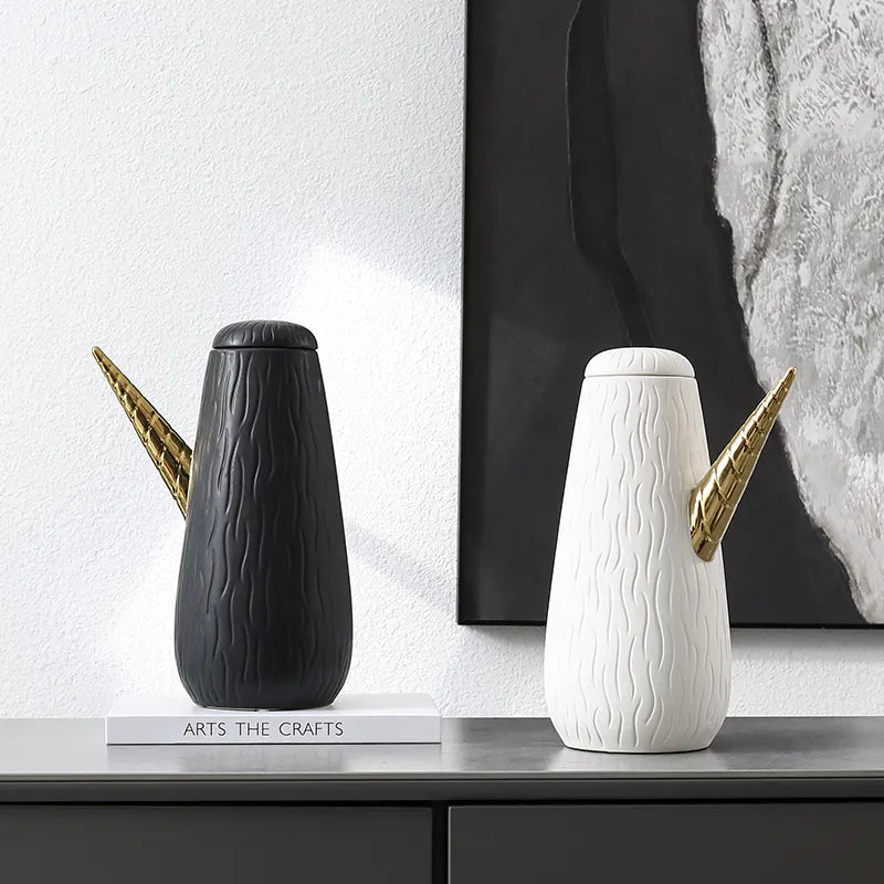 Black Horn Decoration -B Fa-D21075B -  Vases - ebarza Furniture UAE | Shop Modern Furniture in Abu Dhabi & Dubai - مفروشات ايبازرا في الامارات | تسوق اثاث عصري وديكورات مميزة في دبي وابوظبي