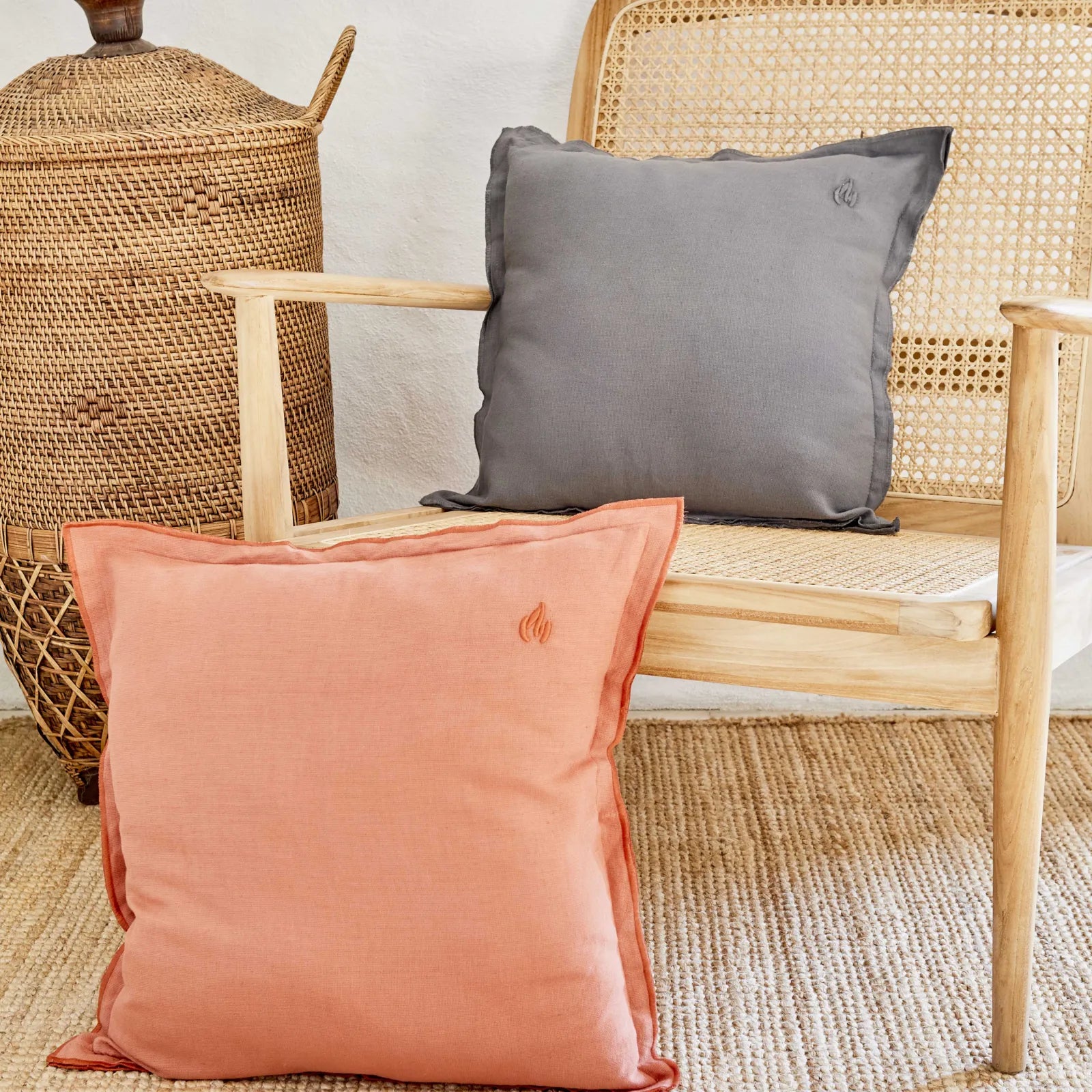 Karaca Home 4 Element Dark Gray Filled Flat Pillow 45X45 Cm 200.18.01.0906 -  Cushions - ebarza Furniture UAE | Shop Modern Furniture in Abu Dhabi & Dubai - مفروشات ايبازرا في الامارات | تسوق اثاث عصري وديكورات مميزة في دبي وابوظبي