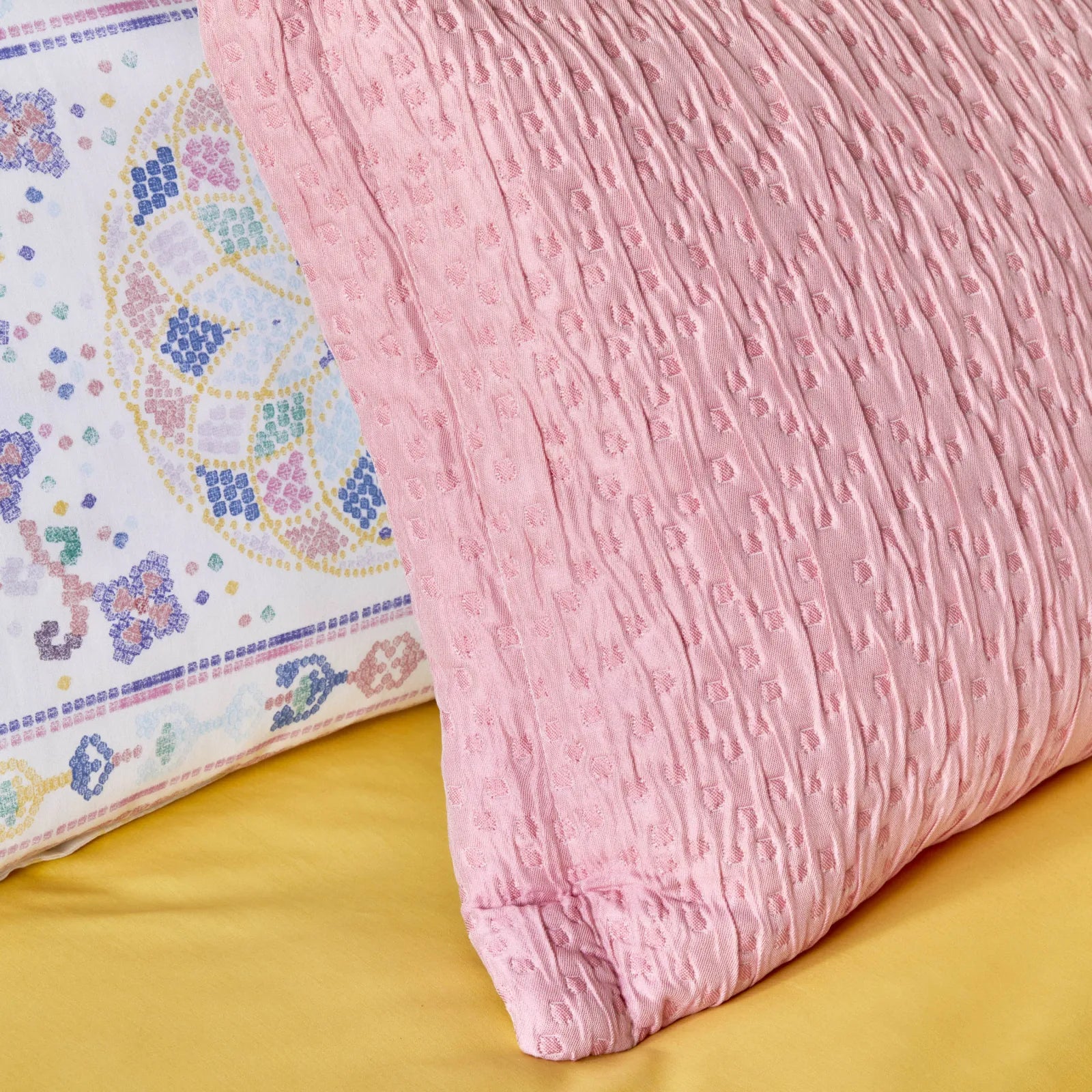 Karaca Home Bonbon Pink Double Cotton Winter Set 200.19.01.0021 -  Bedding - ebarza Furniture UAE | Shop Modern Furniture in Abu Dhabi & Dubai - مفروشات ايبازرا في الامارات | تسوق اثاث عصري وديكورات مميزة في دبي وابوظبي