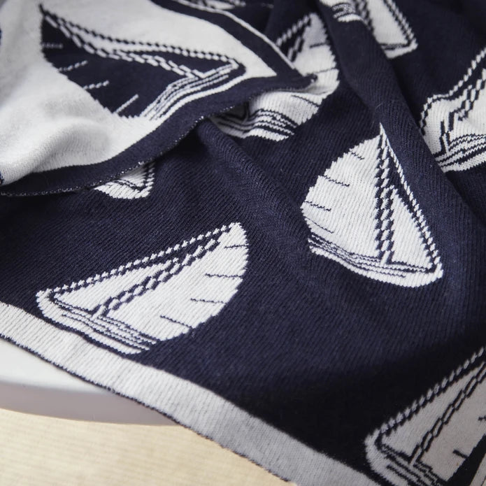 Karaca Nautica Home Oliana Navy Blue Knitwear Throw 130X170Cm 180.01.01.0376 -  Blankets - ebarza Furniture UAE | Shop Modern Furniture in Abu Dhabi & Dubai - مفروشات ايبازرا في الامارات | تسوق اثاث عصري وديكورات مميزة في دبي وابوظبي