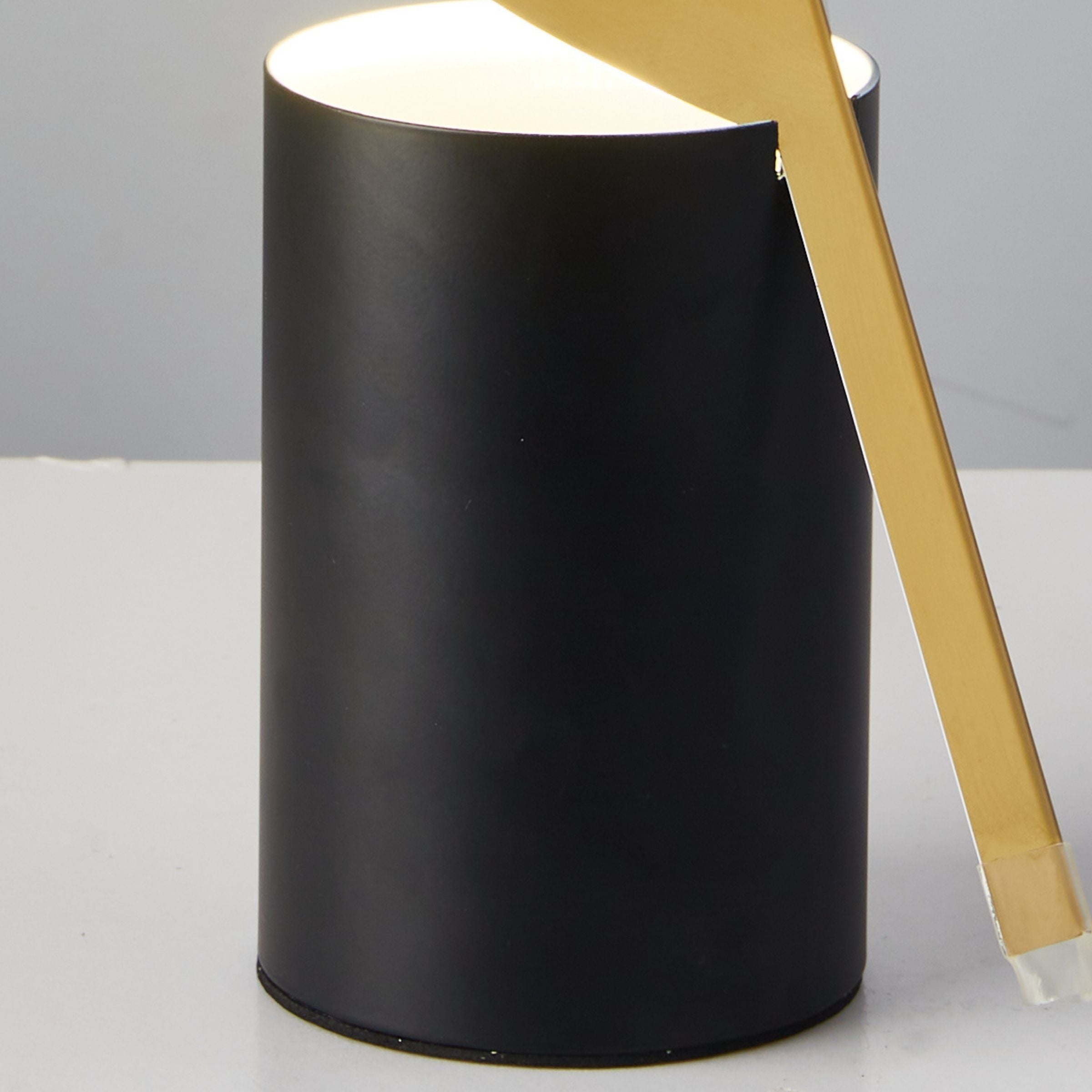 Leafshine Gold Table Lamp CY-LTD-1020-G -  Desk\table Lamps - ebarza Furniture UAE | Shop Modern Furniture in Abu Dhabi & Dubai - مفروشات ايبازرا في الامارات | تسوق اثاث عصري وديكورات مميزة في دبي وابوظبي