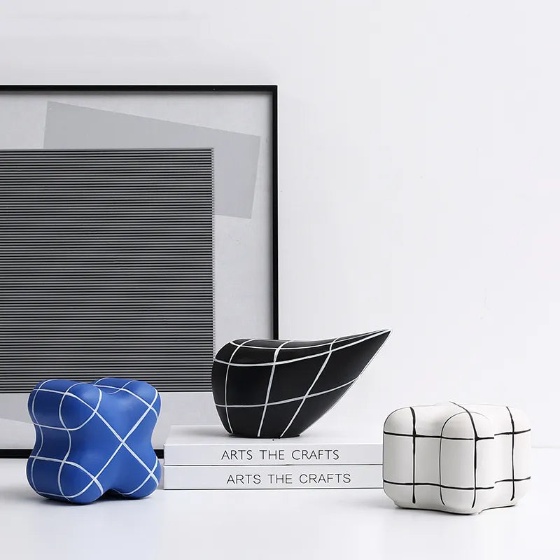 White Line Square Ornament-B Fa-D21097B -  Home Decor Figurines | ديكور مربعة الخط الأبيض - ebarza Furniture UAE | Shop Modern Furniture in Abu Dhabi & Dubai - مفروشات ايبازرا في الامارات | تسوق اثاث عصري وديكورات مميزة في دبي وابوظبي